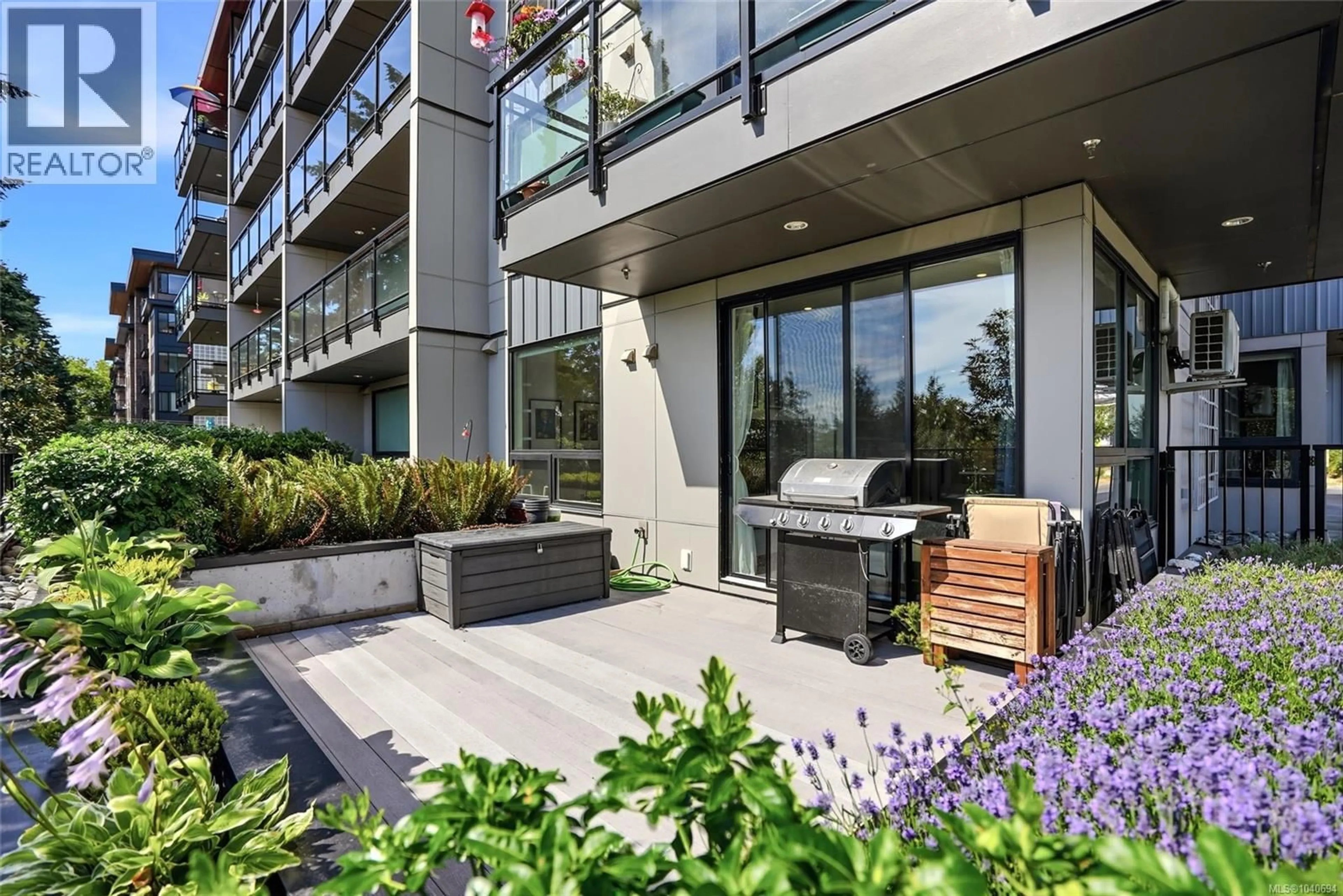 Patio, street for 104 - 119 HALIBURTON STREET, Nanaimo British Columbia V9R4V8