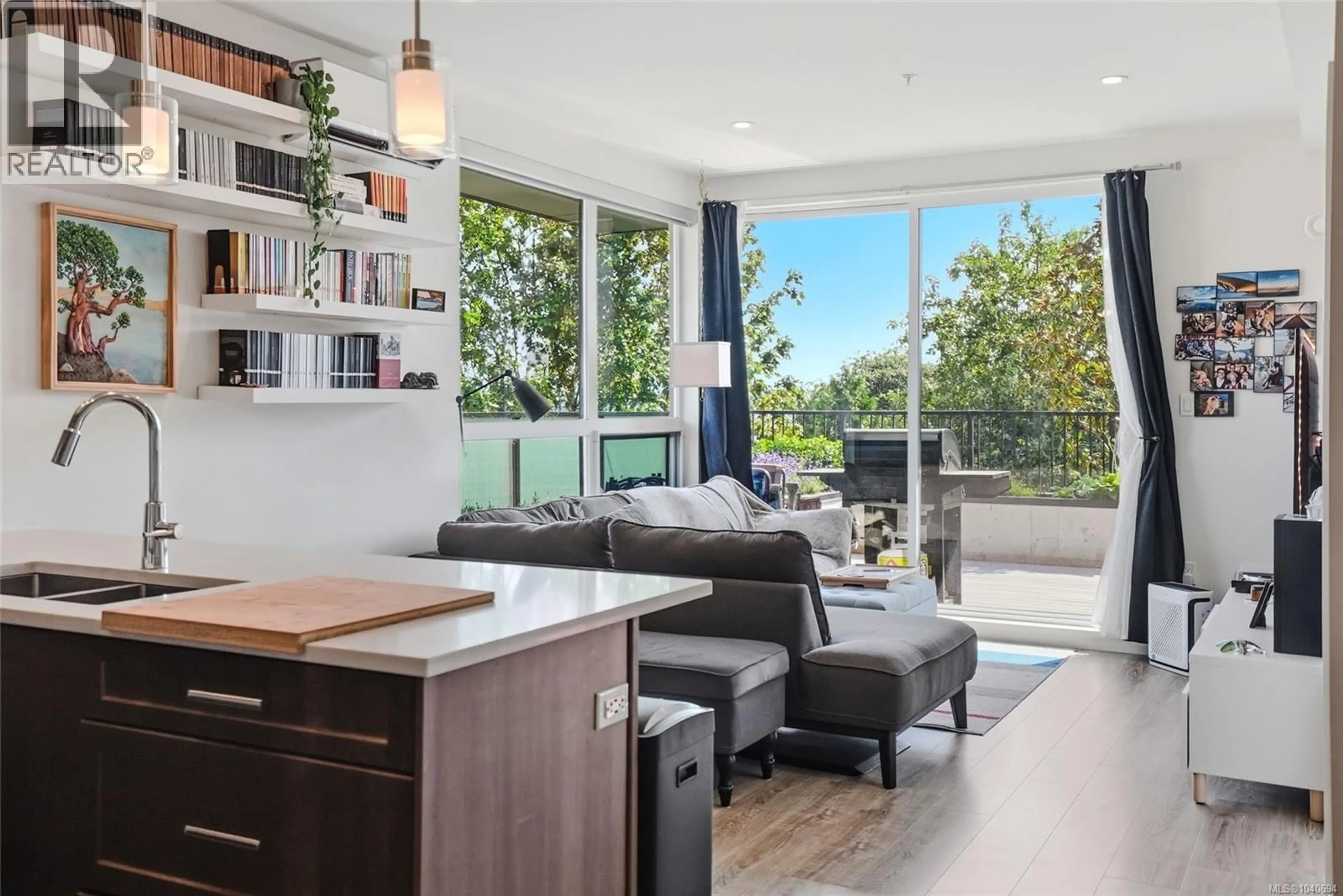 Open concept kitchen, unknown for 104 - 119 HALIBURTON STREET, Nanaimo British Columbia V9R4V8