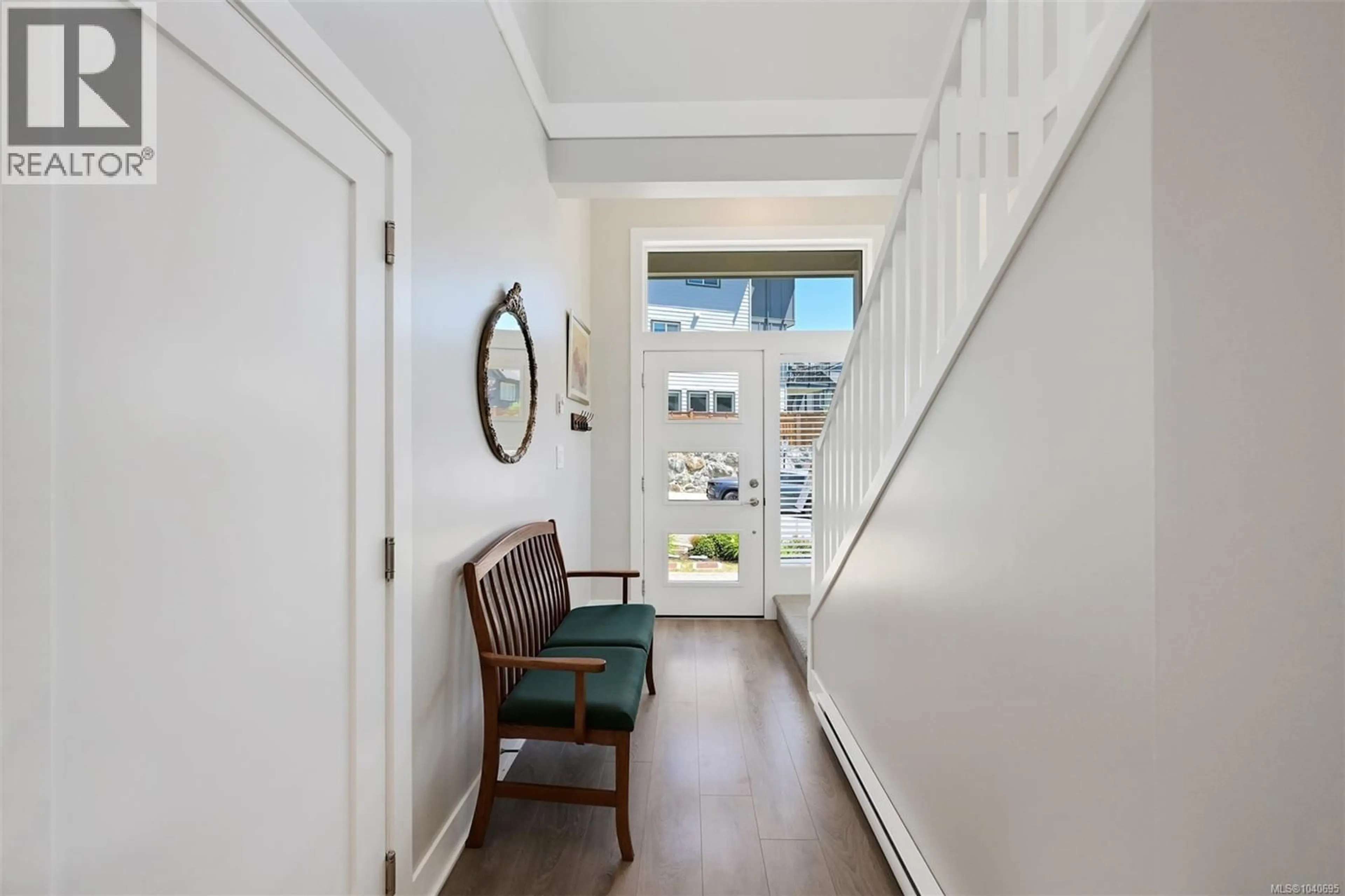 Indoor entryway for 1445 STELLA LANE, Langford British Columbia V9B6Z7