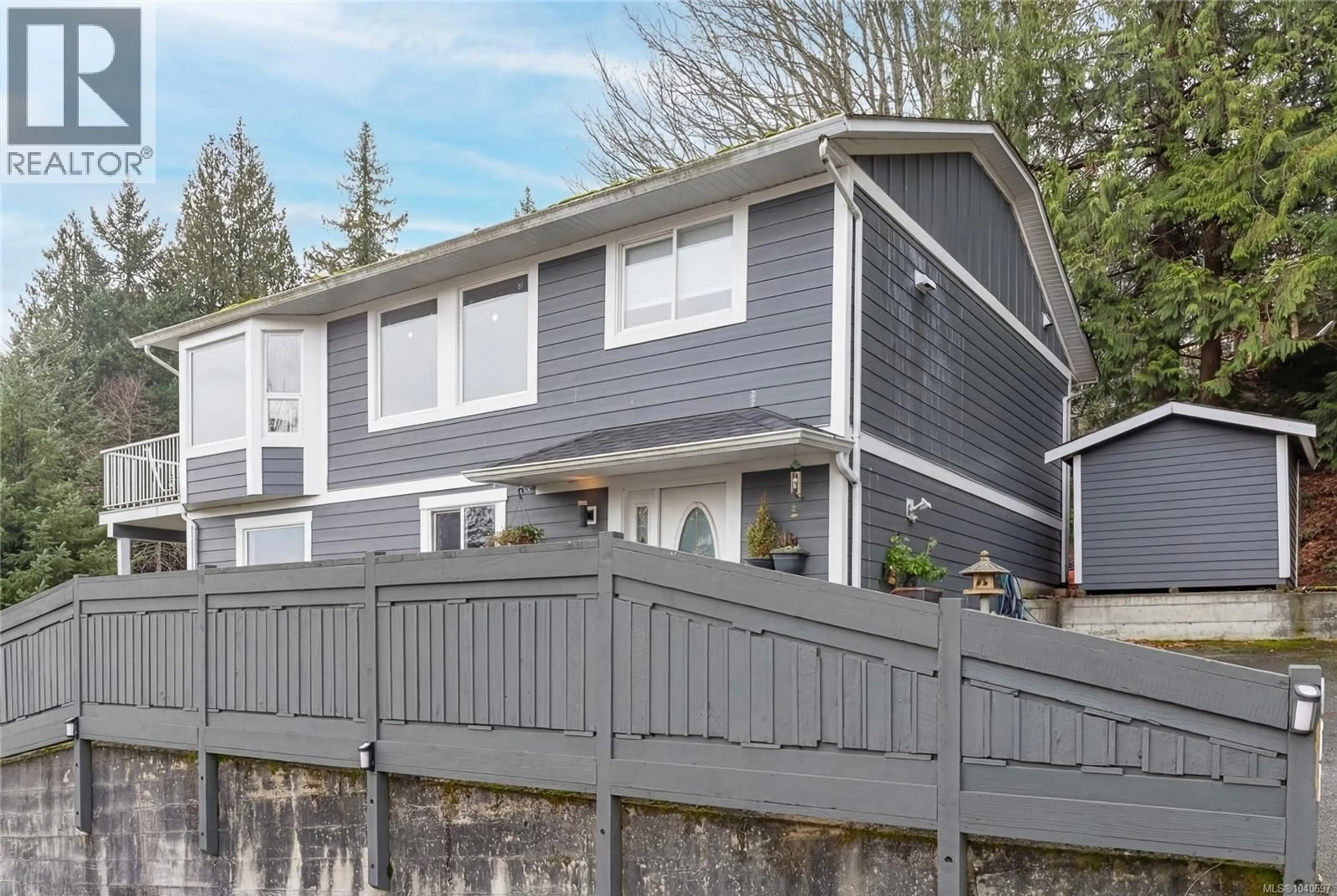 Home with vinyl exterior material, street for 671 MARSH WREN PLACE, Nanaimo British Columbia V9T5R4