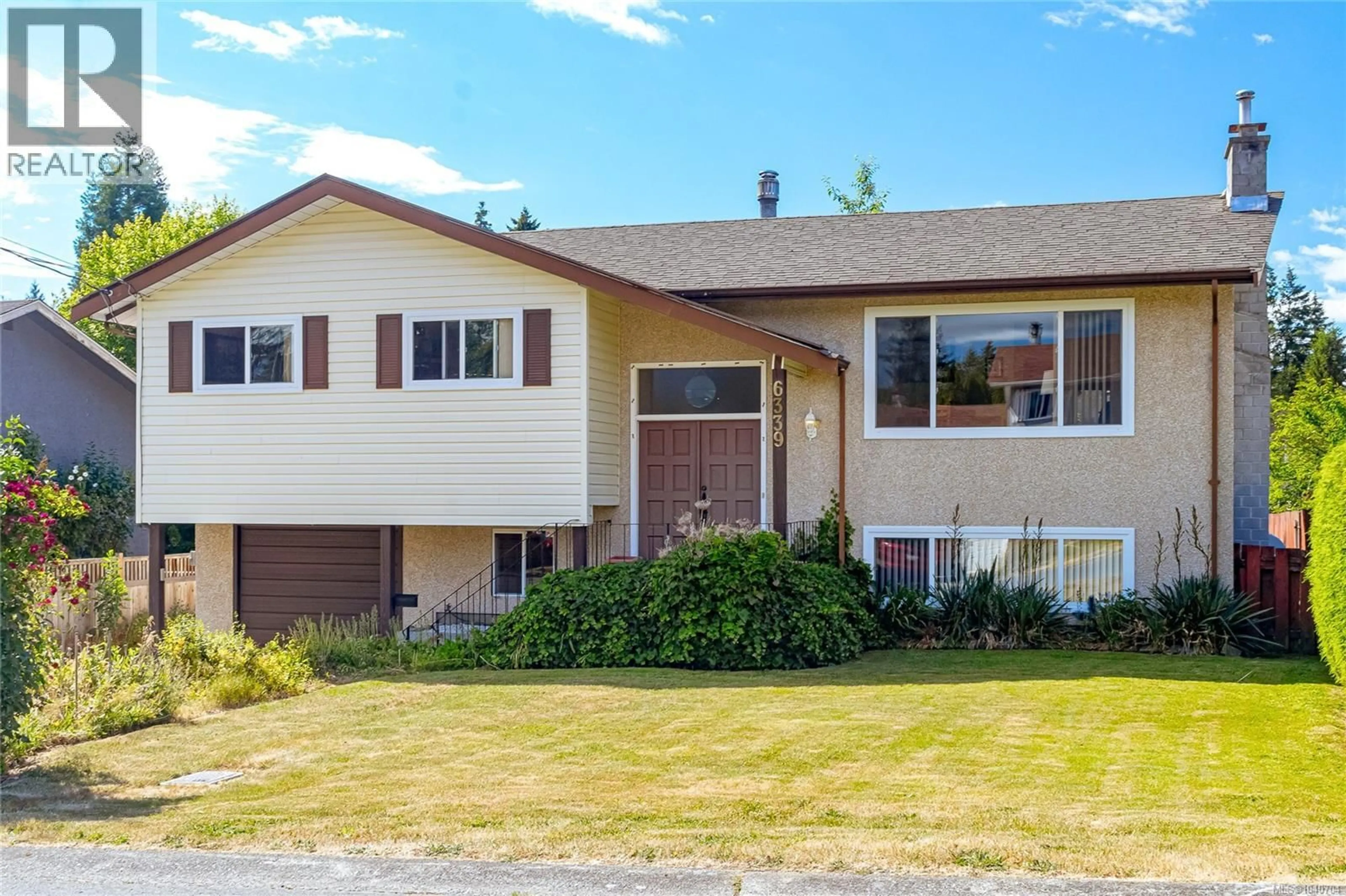 Home with vinyl exterior material, street for 6339 FAIRVIEW PLACE, Duncan British Columbia V9L3Y6