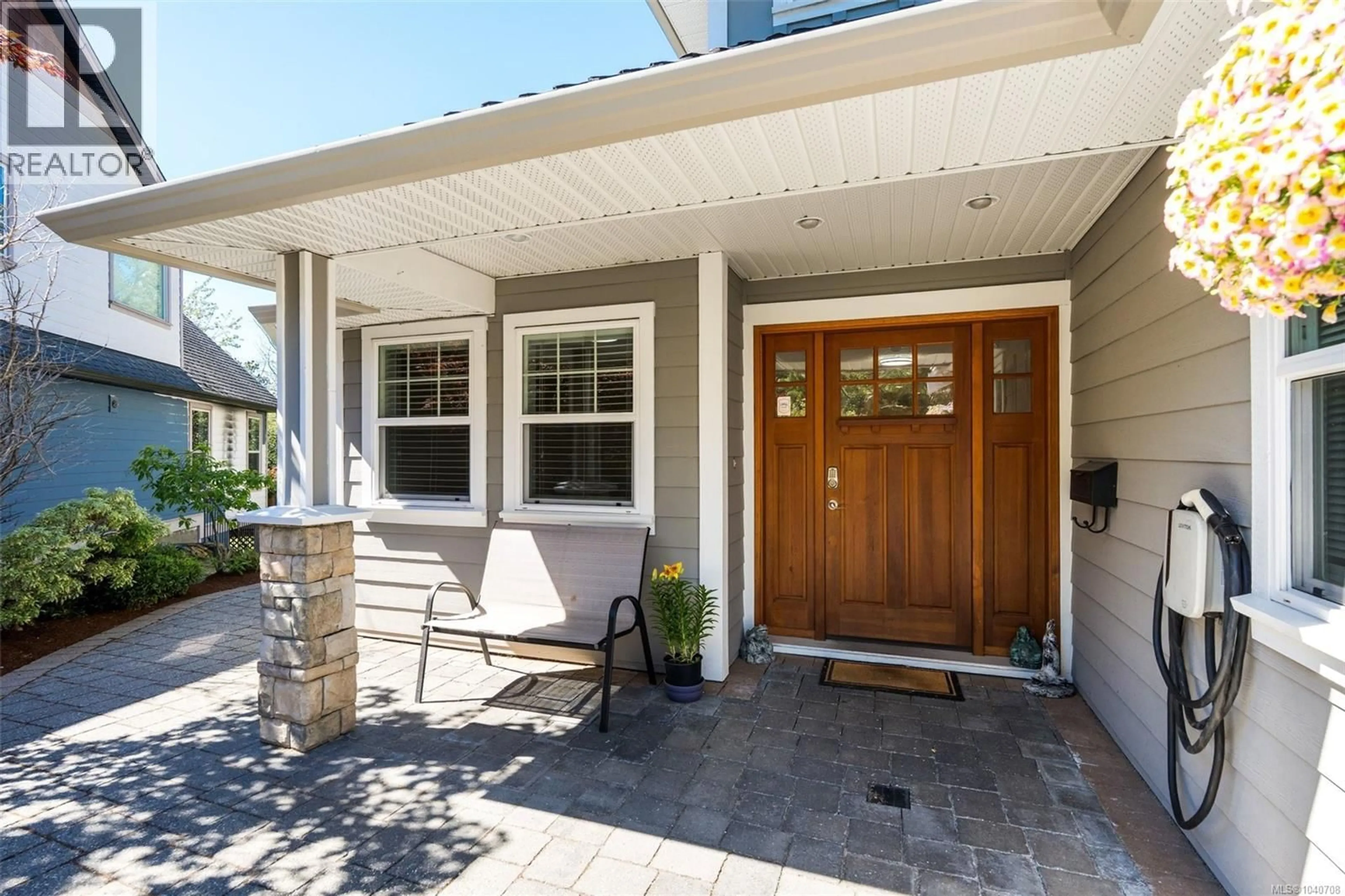 Indoor entryway for 3966 STAN WRIGHT LANE, Saanich British Columbia V8P0A1