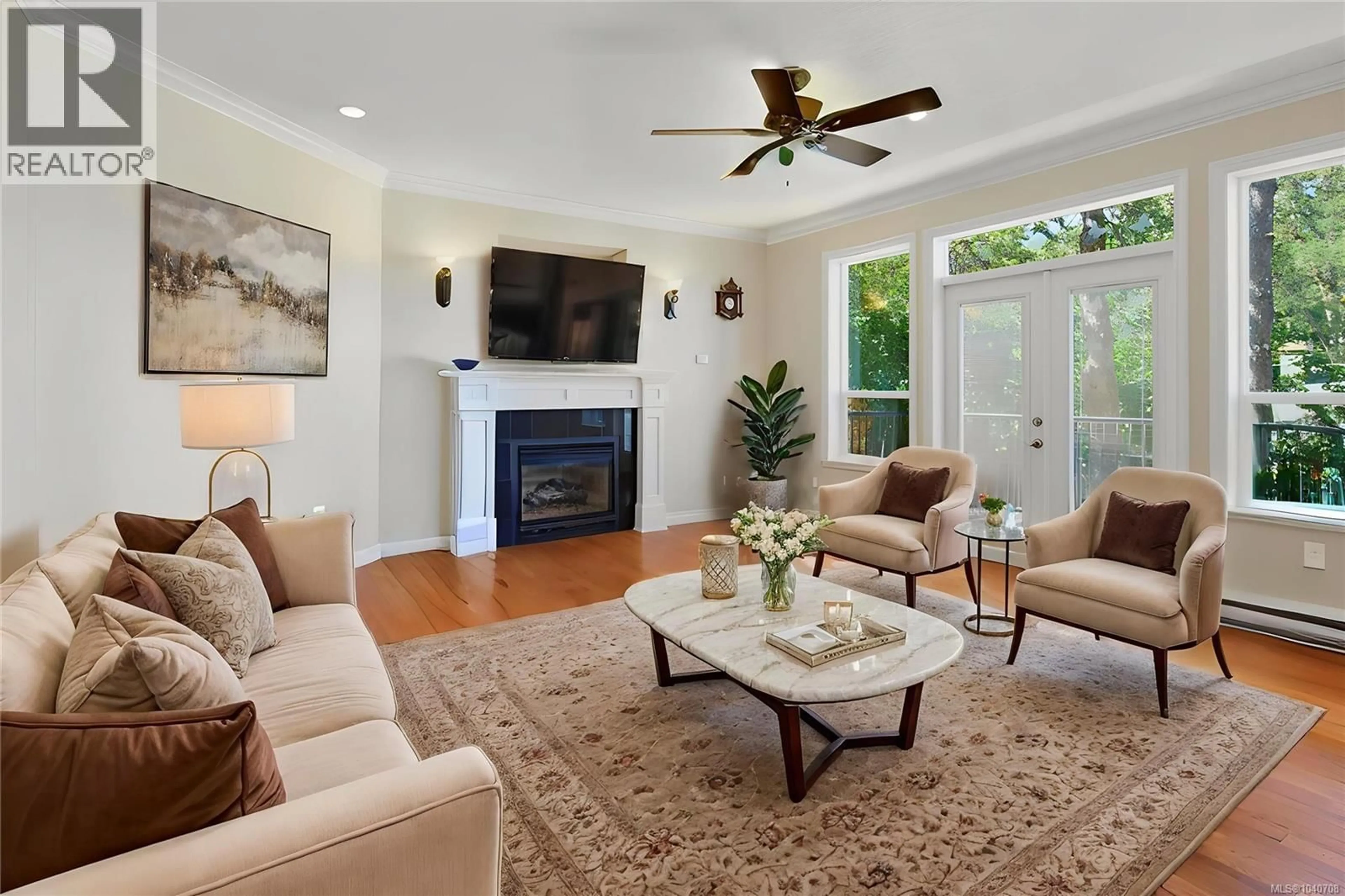 Living room with furniture, unknown for 3966 STAN WRIGHT LANE, Saanich British Columbia V8P0A1