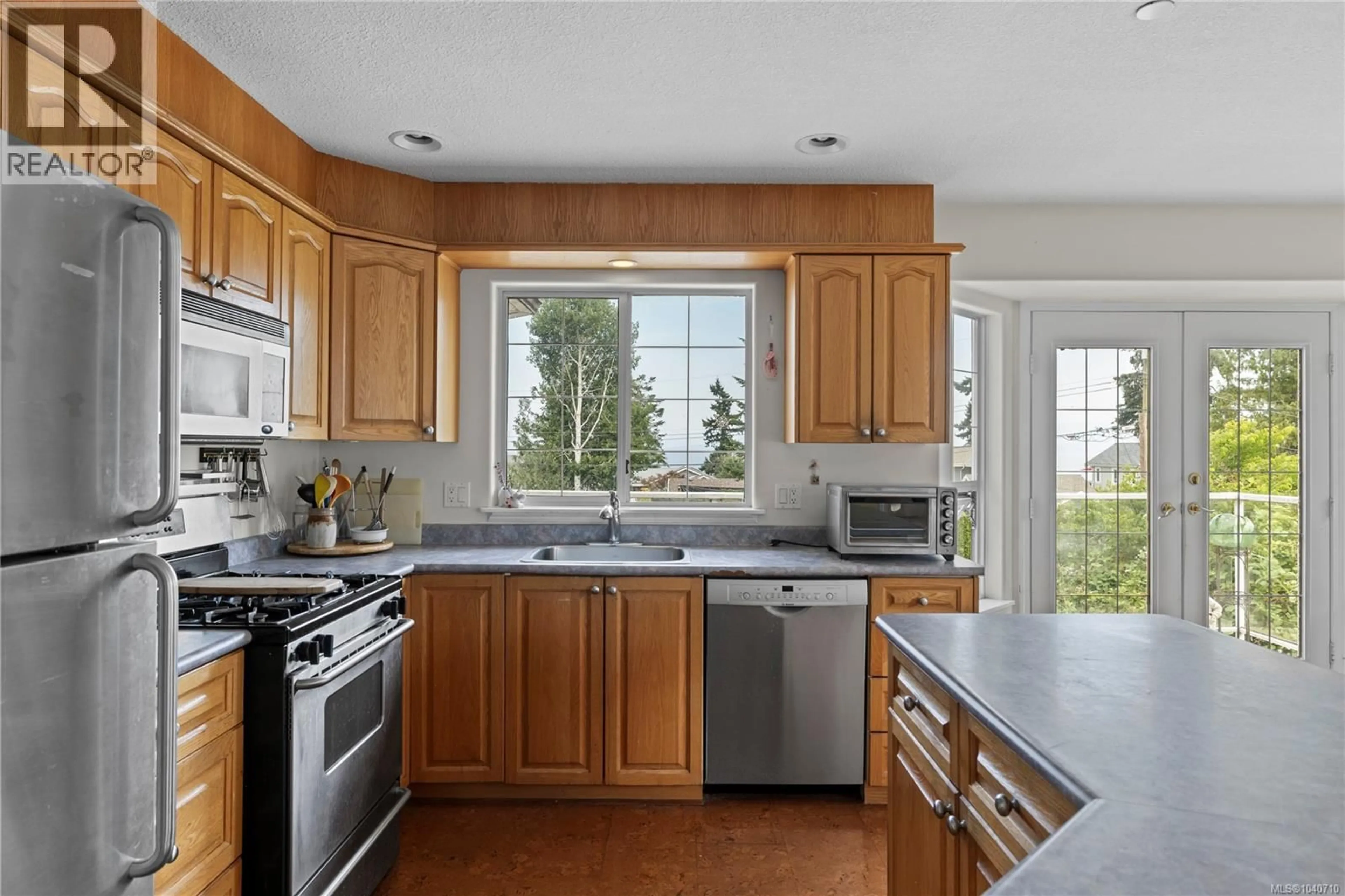 Unknown for 876 CAVIN ROAD, French Creek British Columbia V9P1Z9