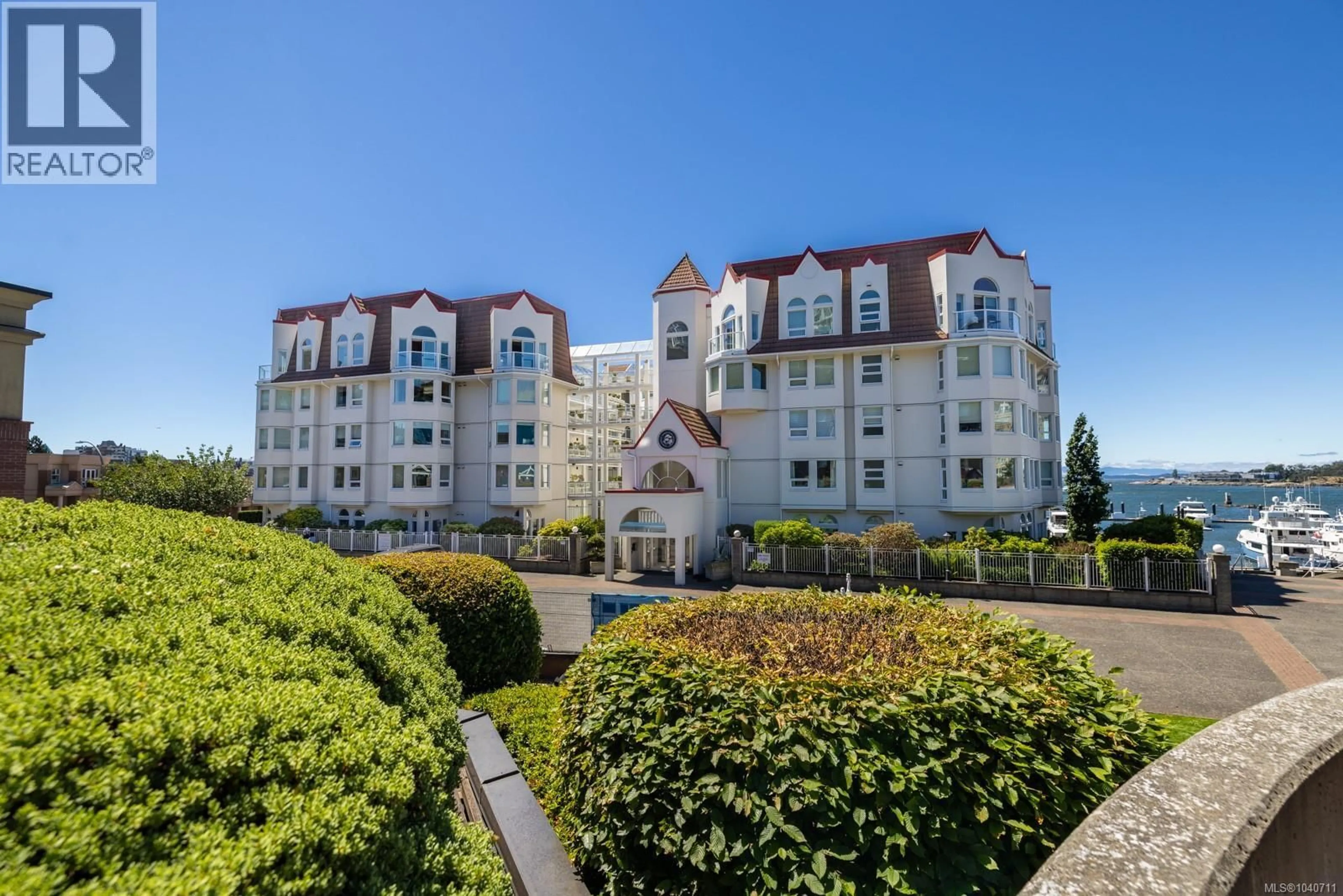 Patio, building for 518 - 10 PAUL KANE PLACE, Victoria British Columbia V9A7J8