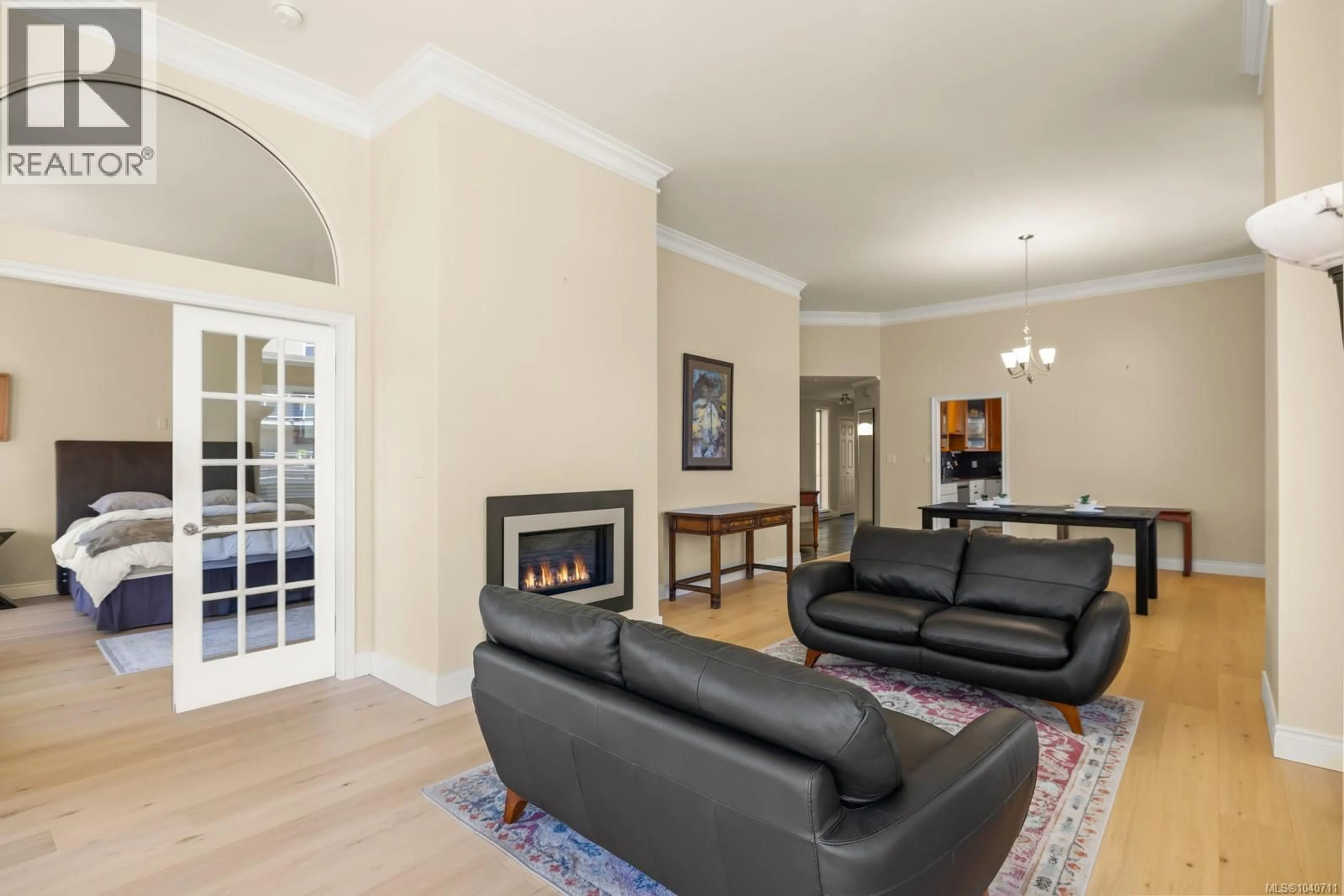 Living room with furniture, unknown for 518 - 10 PAUL KANE PLACE, Victoria British Columbia V9A7J8