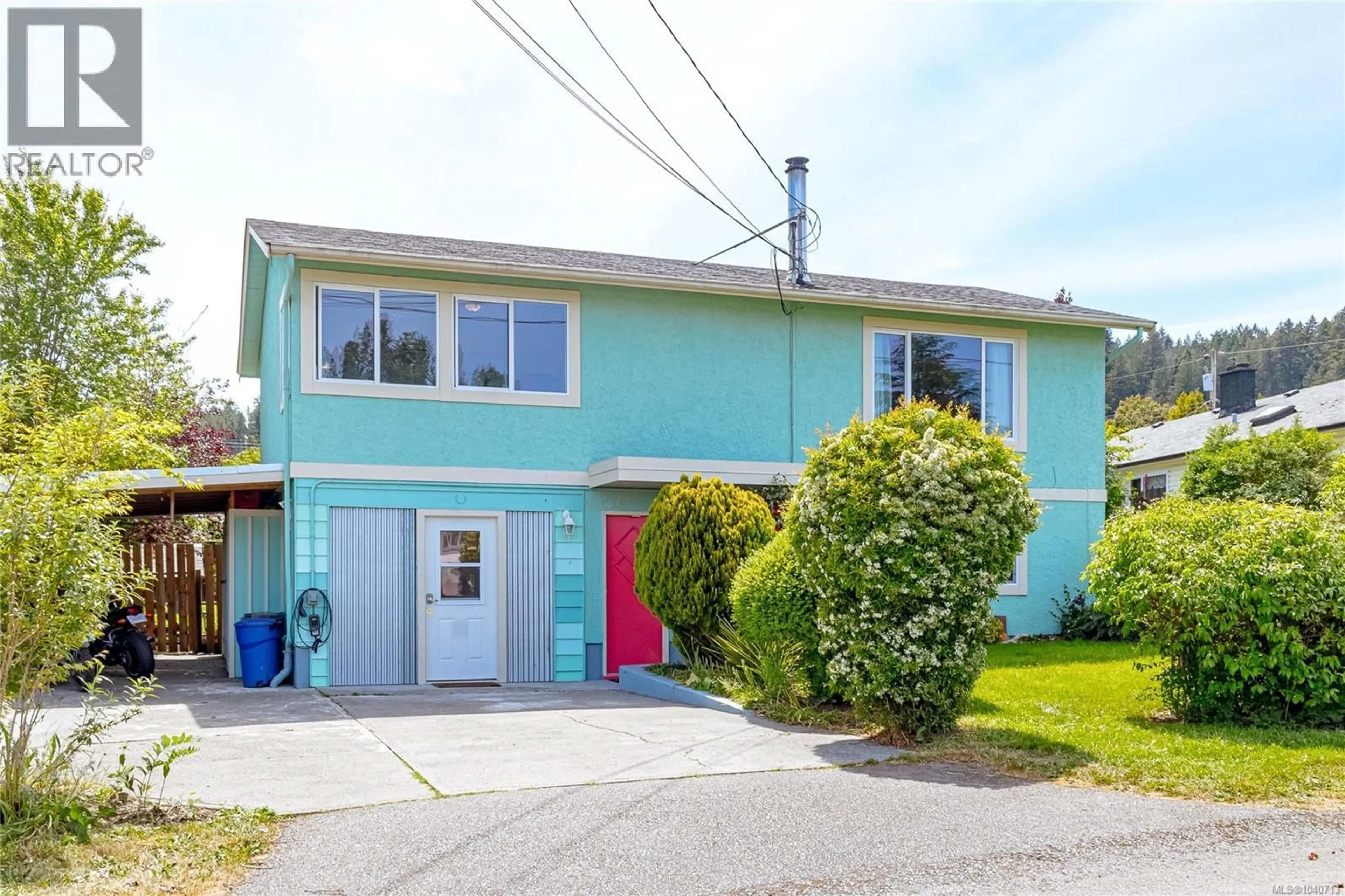 Home with vinyl exterior material, street for 1584 FREDA STREET, Crofton British Columbia V0R1R0
