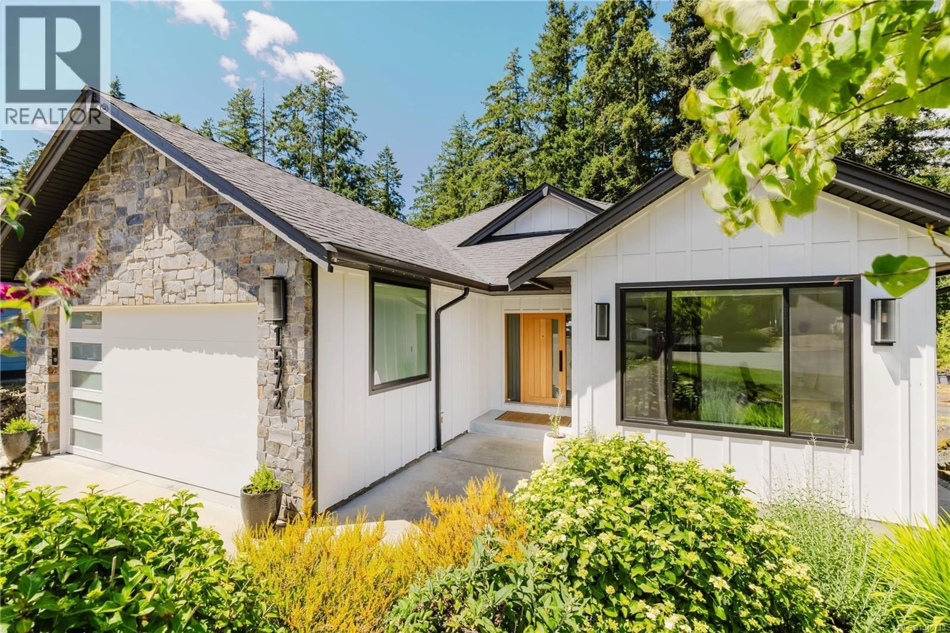 Home with vinyl exterior material, street for 1572 NIMPKISH PLACE, Duncan British Columbia V9L0A6