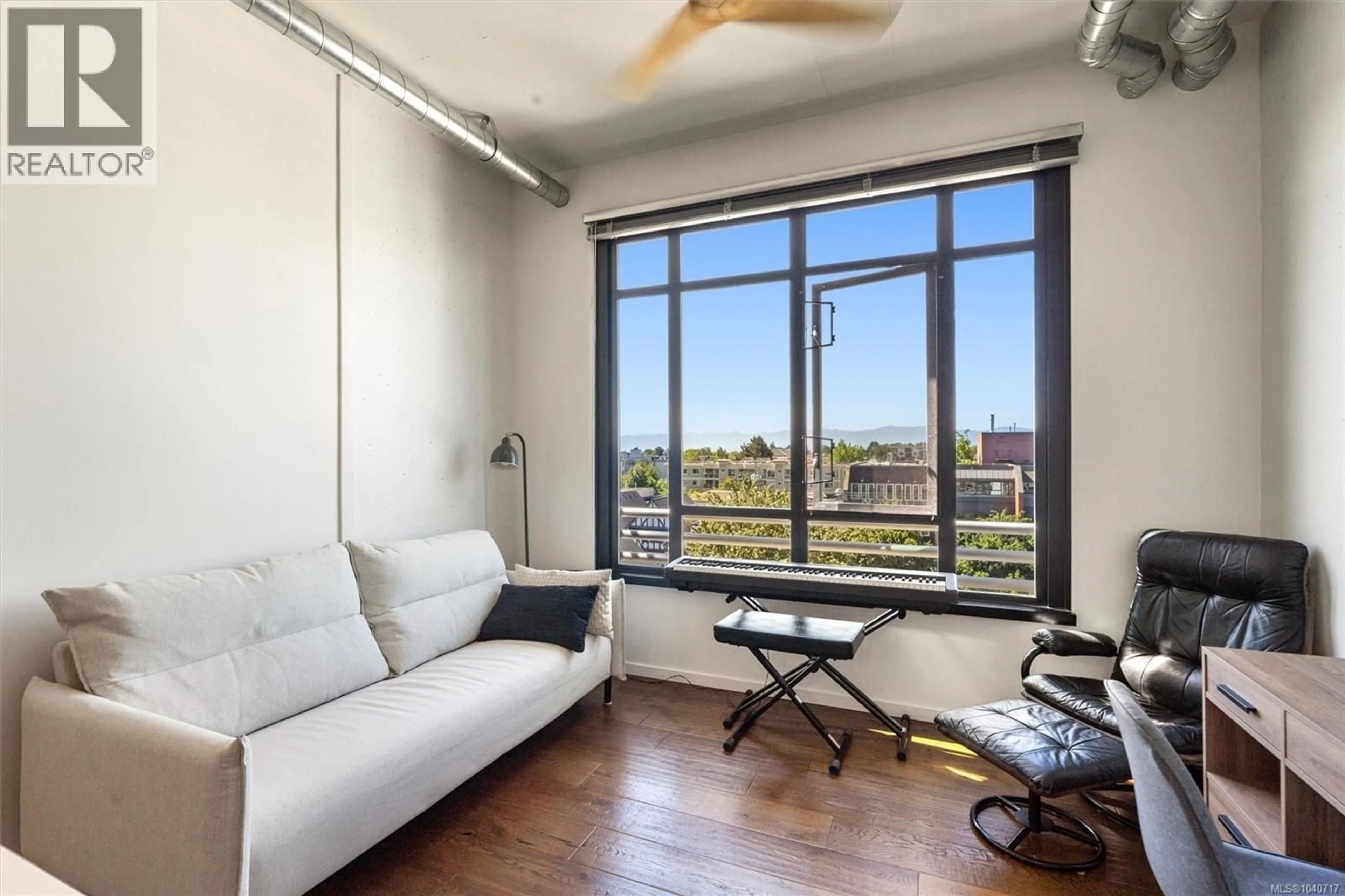 Living room with furniture, unknown for 630 - 1029 VIEW STREET, Victoria British Columbia V8V4Y3