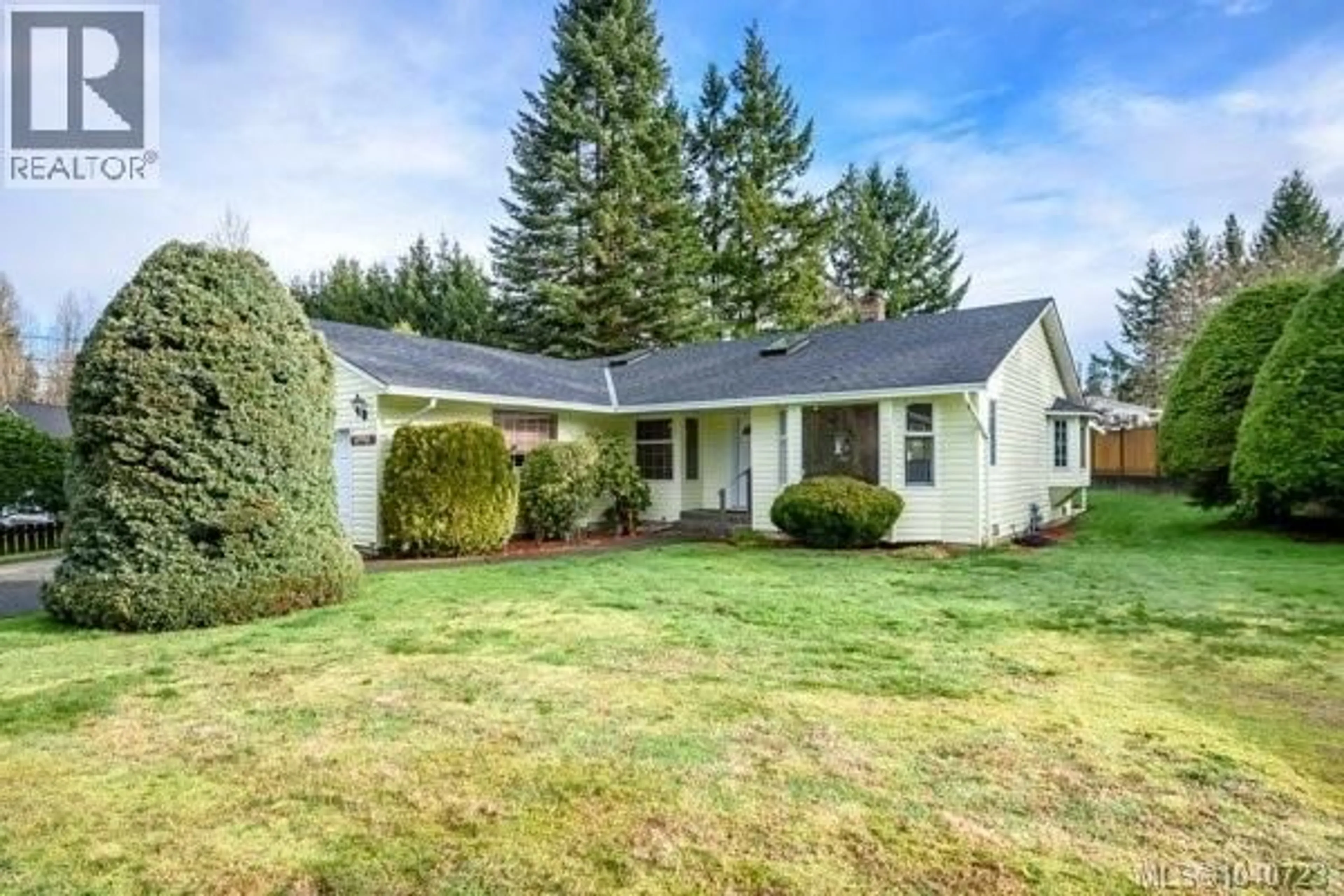 Home with vinyl exterior material, street for 4994 ADRIAN ROAD, Courtenay British Columbia V9N6T8