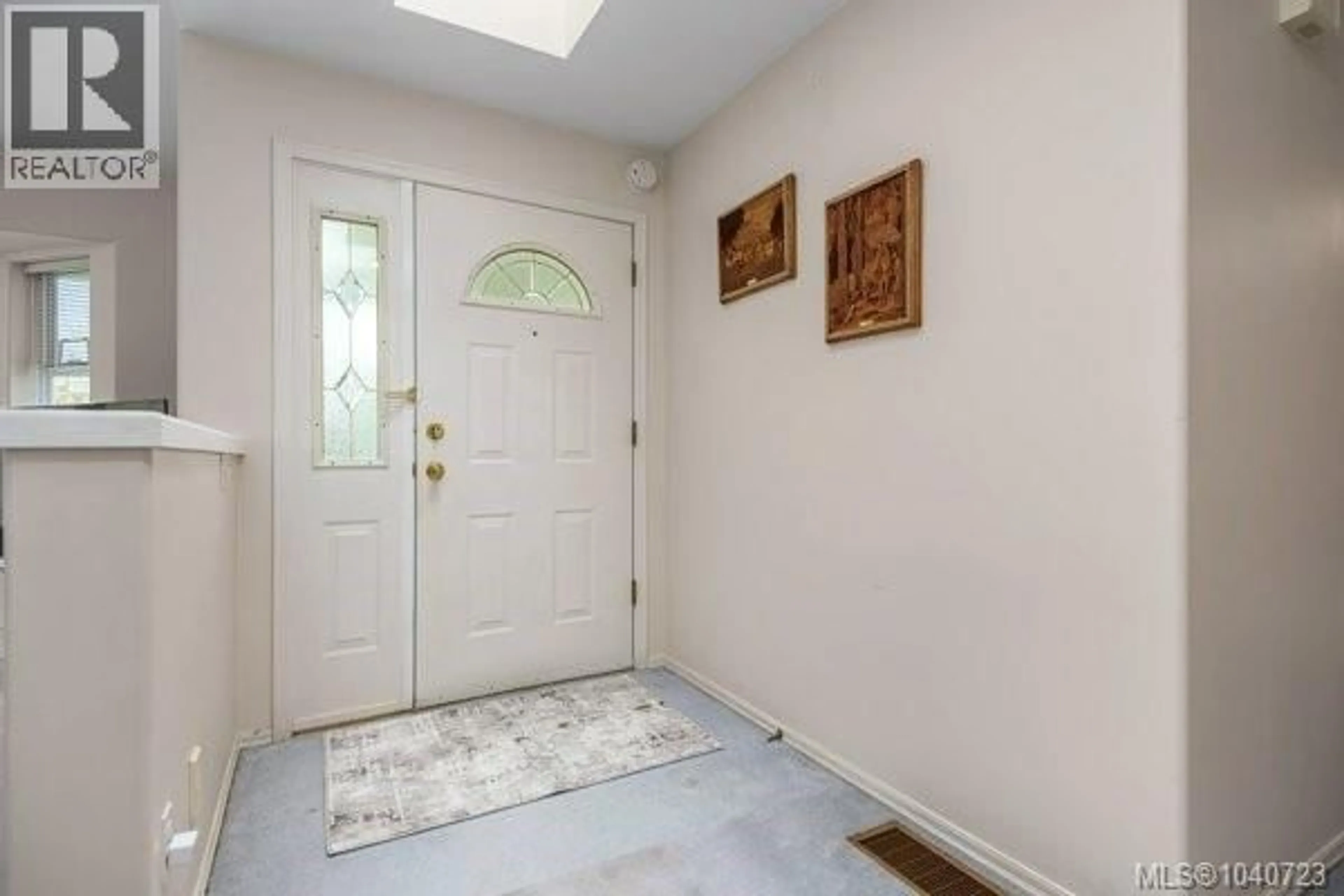 Indoor entryway for 4994 ADRIAN ROAD, Courtenay British Columbia V9N6T8