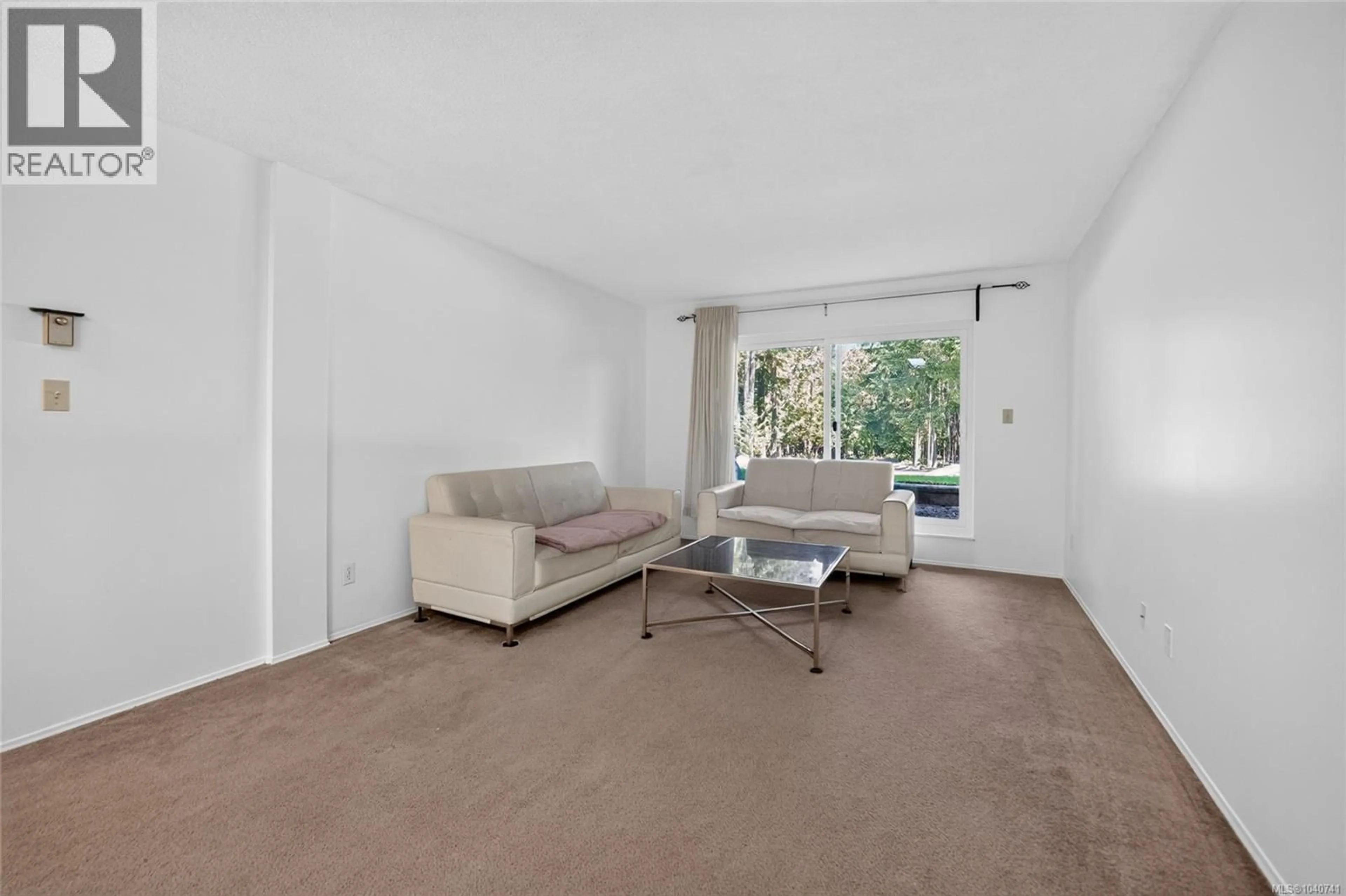Living room with furniture, unknown for 127 - 6711 DOVER ROAD, Nanaimo British Columbia V9V1L9