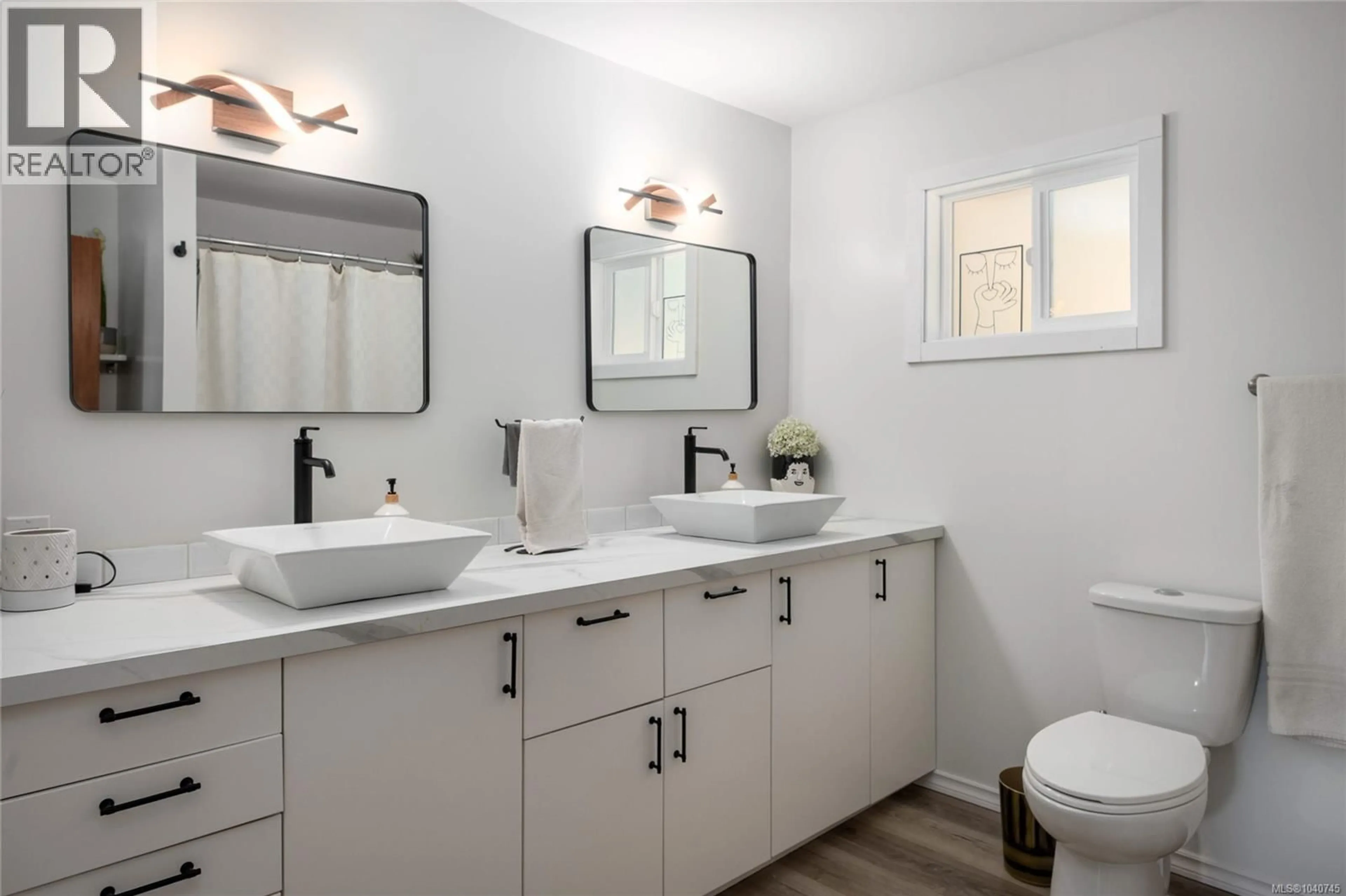 Contemporary bathroom, ceramic/tile floor for 8555 MAPLE RIDGE ROAD, Youbou British Columbia V0R3E1