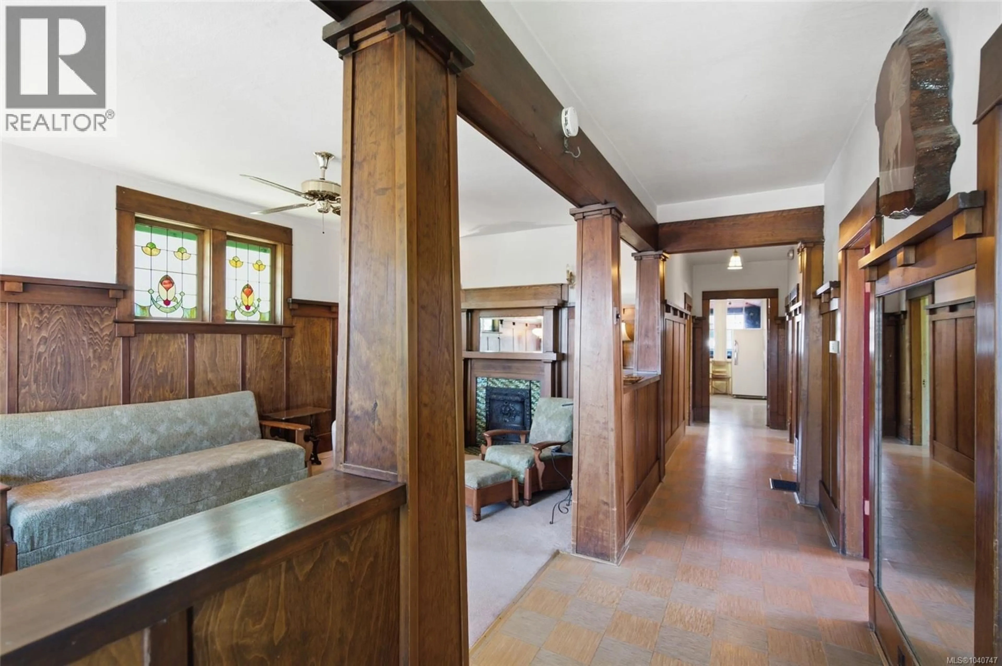 Indoor foyer for 91 MACHLEARY STREET, Nanaimo British Columbia V0R2G0