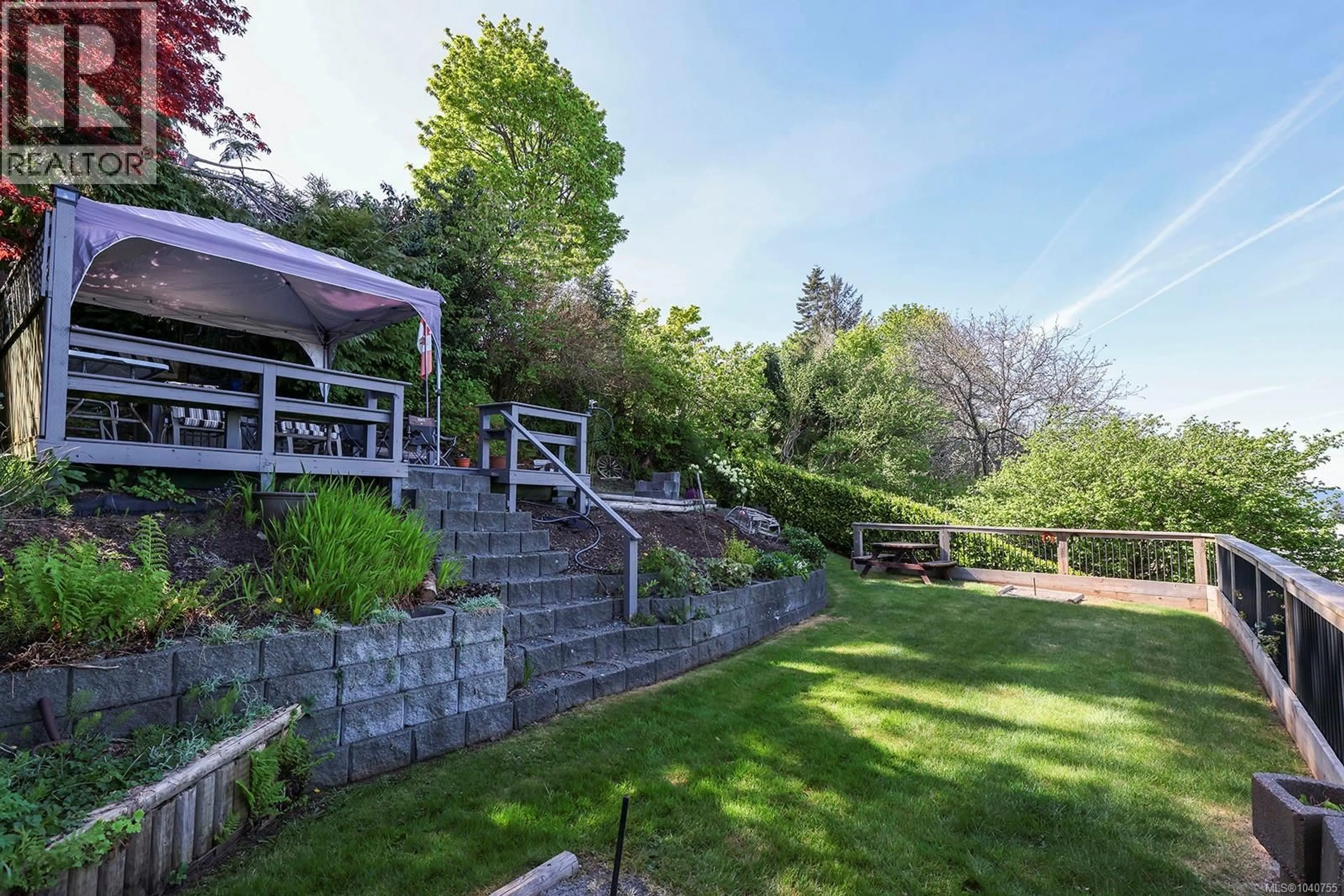 Patio, unknown for 542 THULIN STREET, Campbell River British Columbia V9W2L1