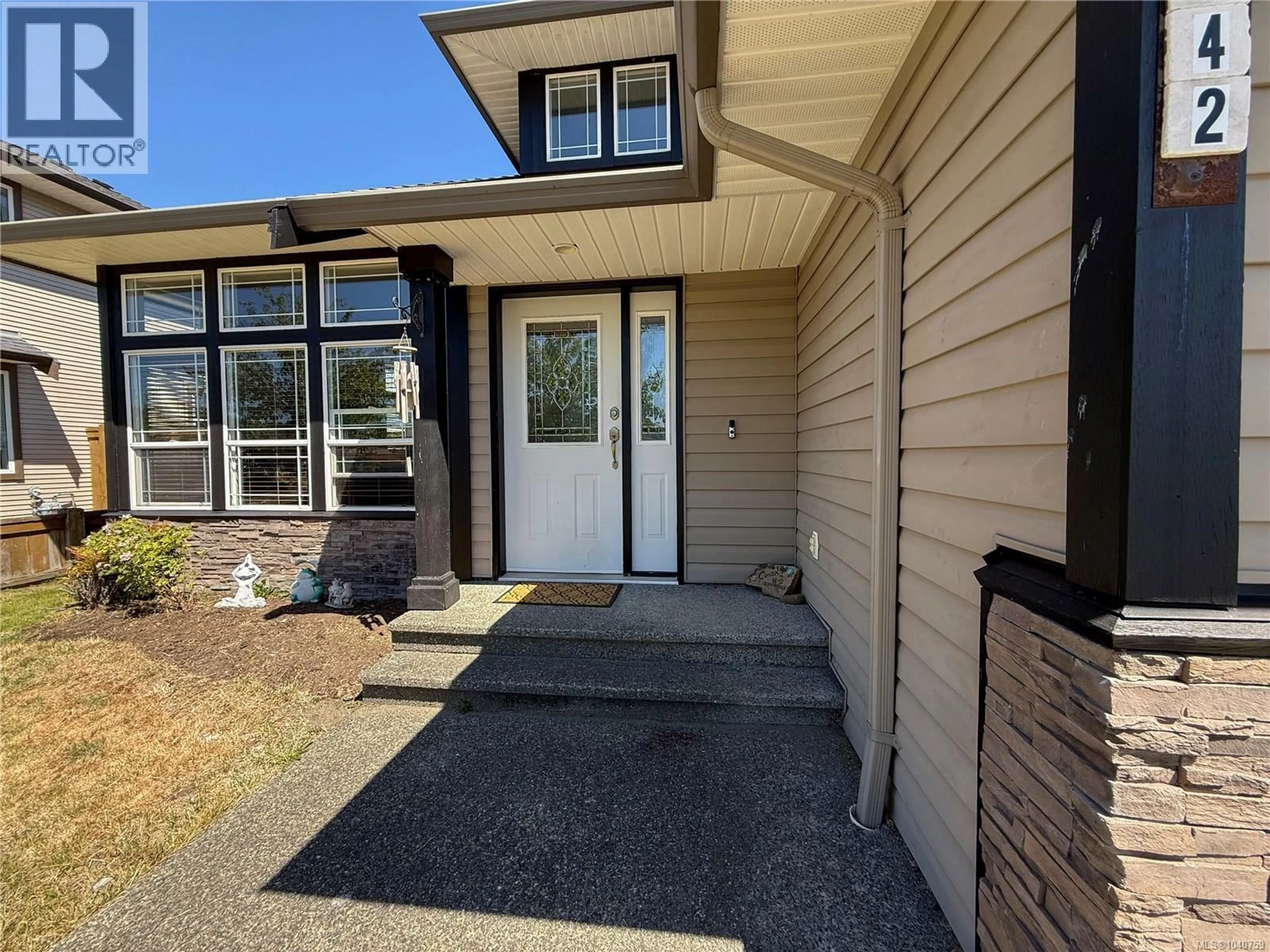 Home with vinyl exterior material, street for 142 BRIND'AMOUR DRIVE, Campbell River British Columbia V9H0A2