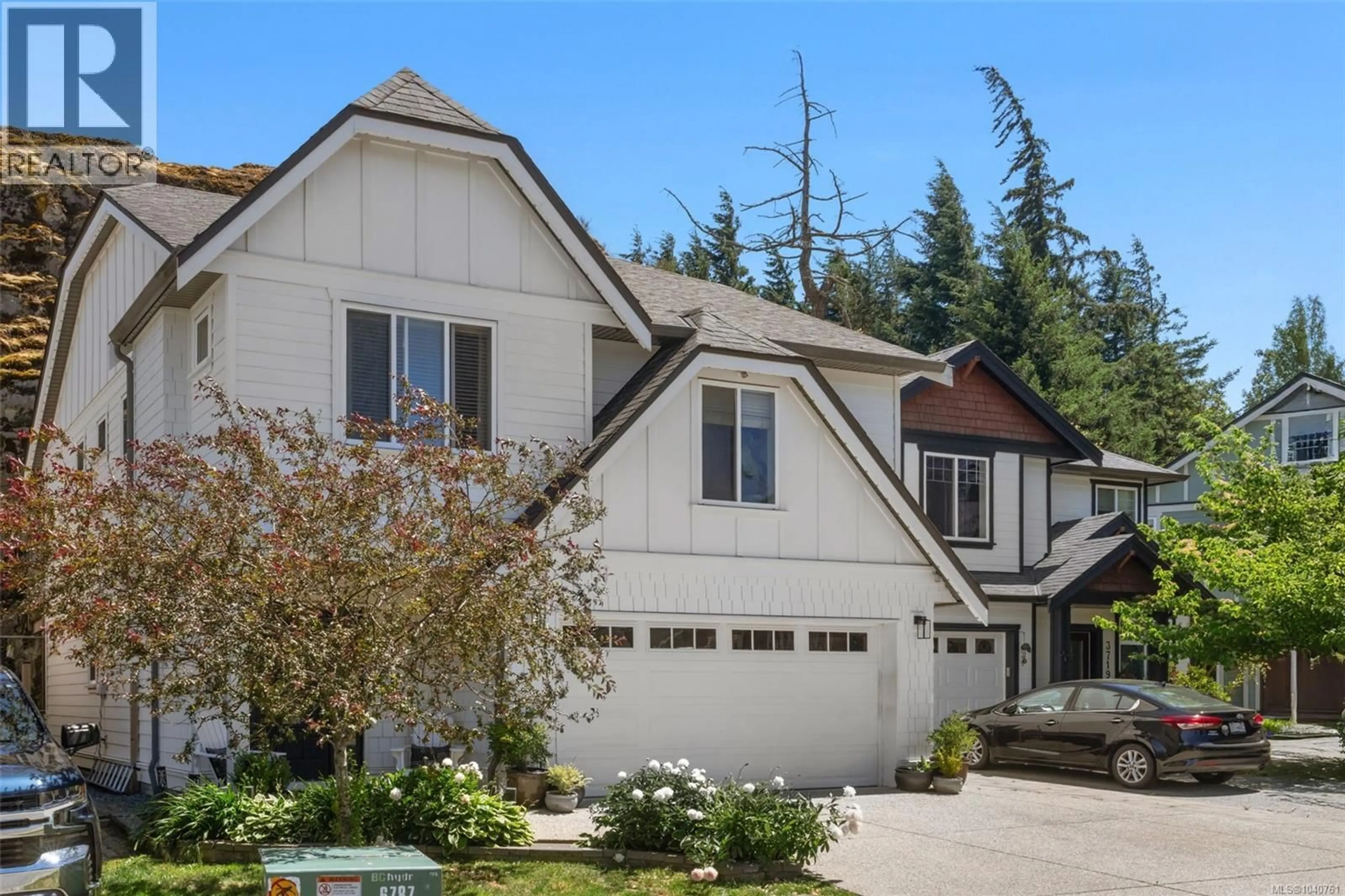 Home with vinyl exterior material, street for 3715 CORNUS COURT, Langford British Columbia V9C4M8