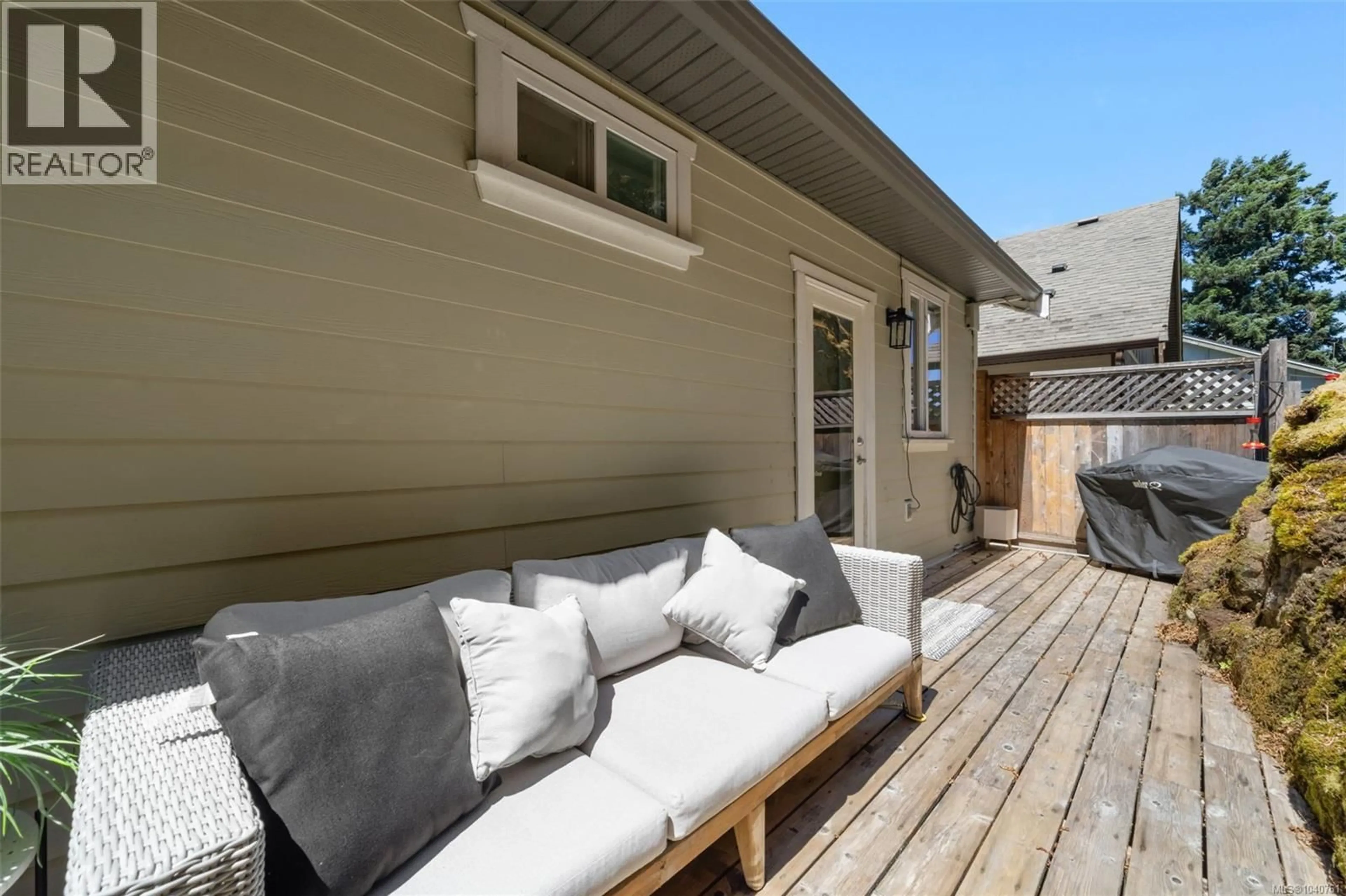 Patio, street for 3715 CORNUS COURT, Langford British Columbia V9C4M8
