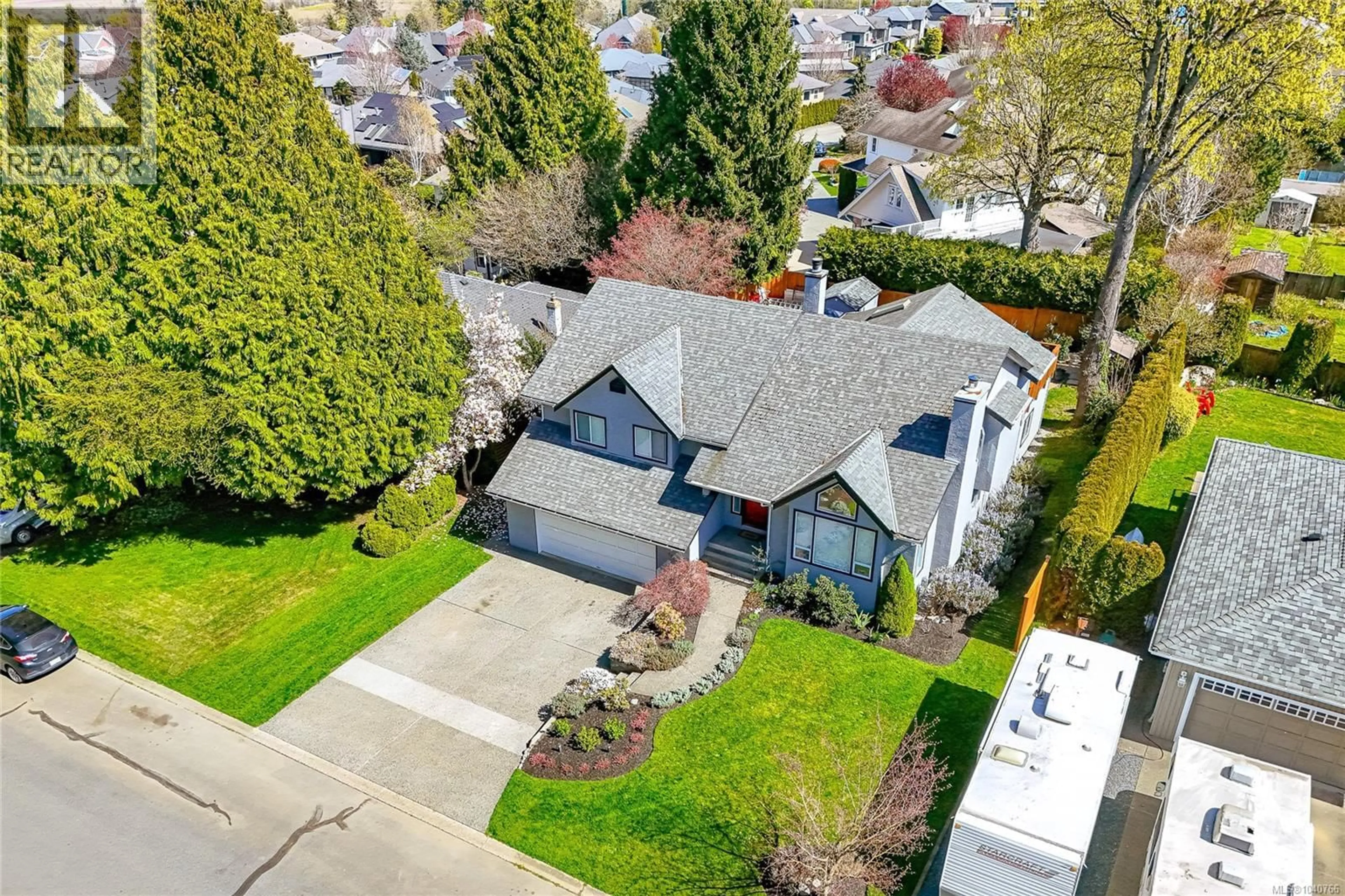 A pic from outside/outdoor area/front of a property/back of a property/a pic from drone, street for 6435 LOGANBERRY PLACE, Central Saanich British Columbia V8Z7E6