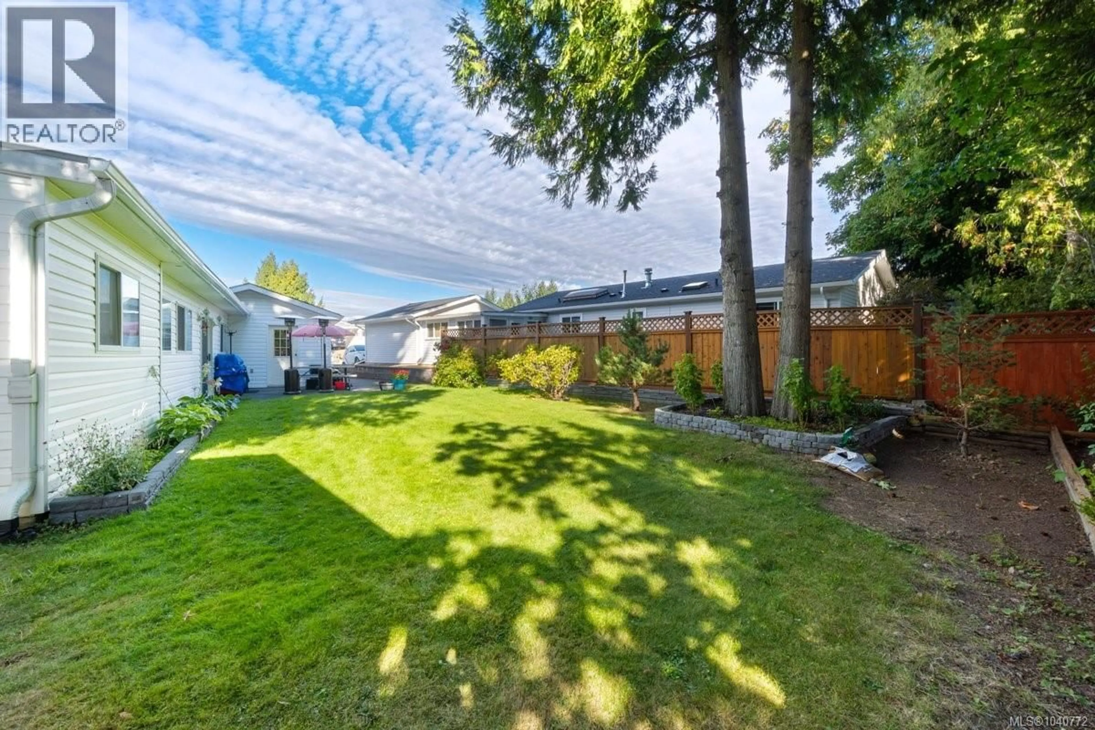 A pic from outside/outdoor area/front of a property/back of a property/a pic from drone, street for 3812 KING ARTHUR DRIVE, Nanaimo British Columbia V9T6B9