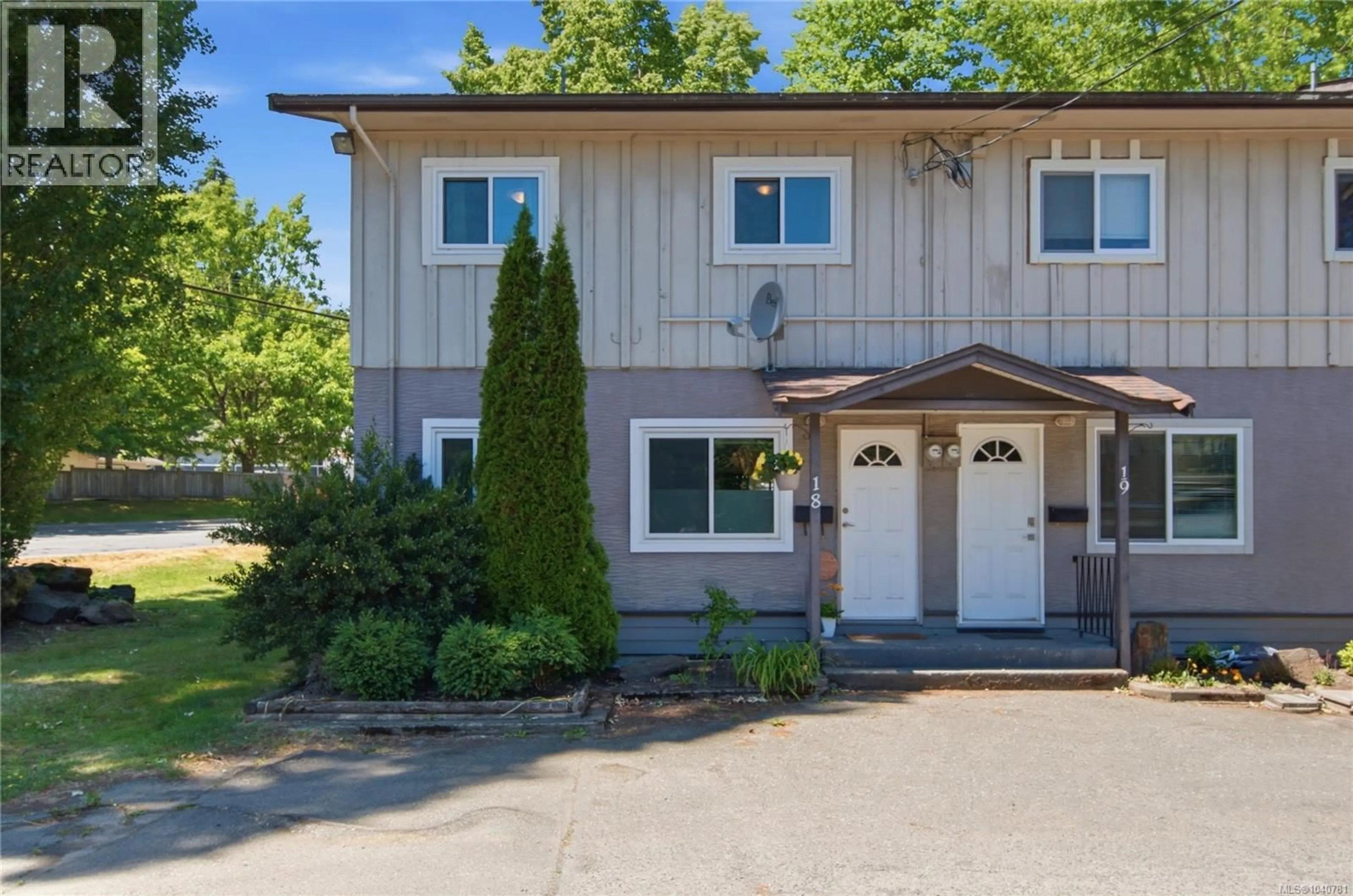 Home with vinyl exterior material, street for 18 - 3271 COWICHAN LAKE ROAD, Duncan British Columbia V9L4C1