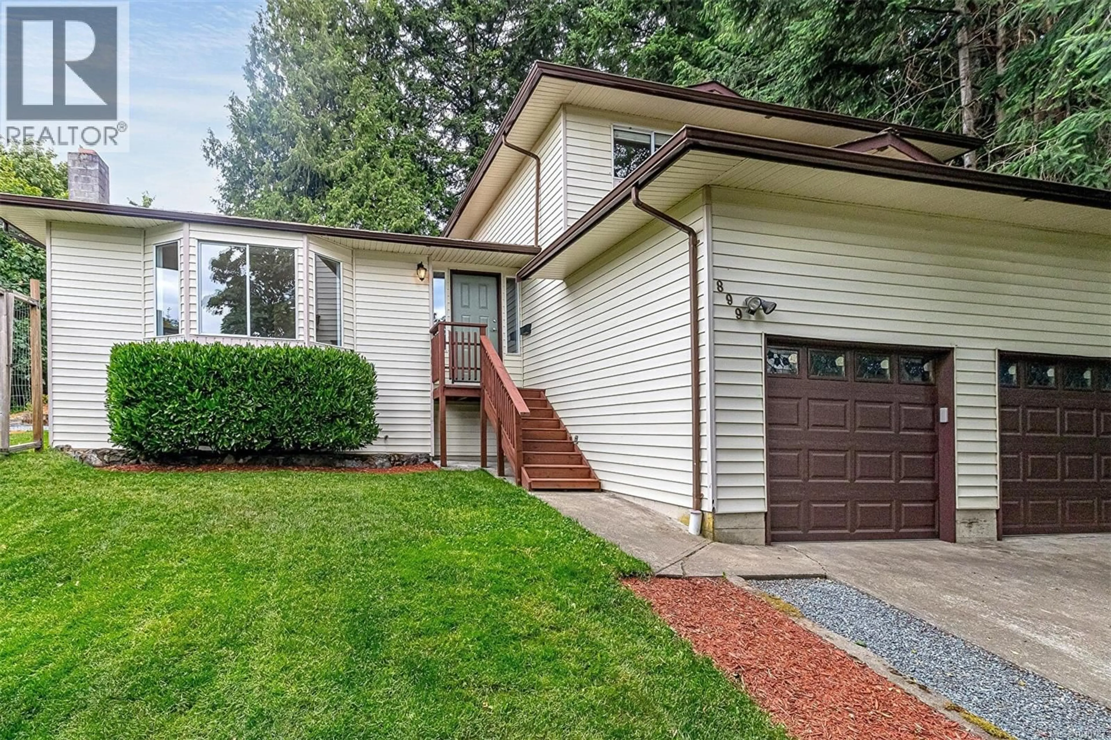Home with vinyl exterior material, street for 899 CECIL BLOGG DRIVE, Colwood British Columbia V9C3J2