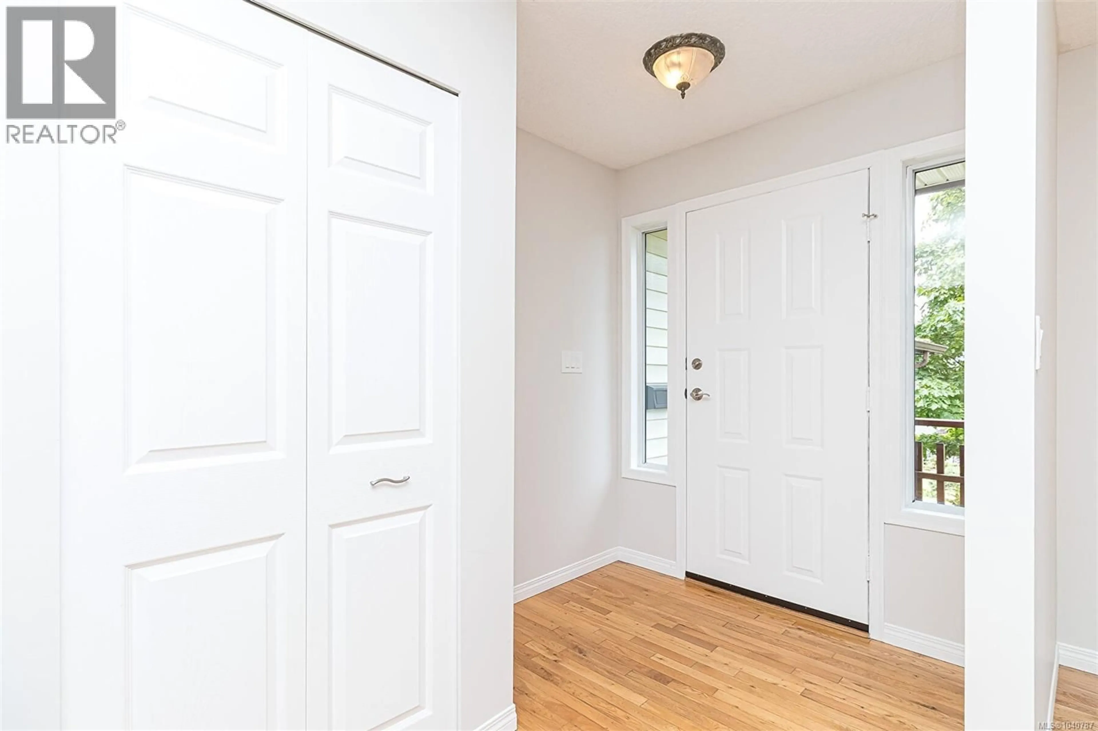 Indoor entryway for 899 CECIL BLOGG DRIVE, Colwood British Columbia V9C3J2