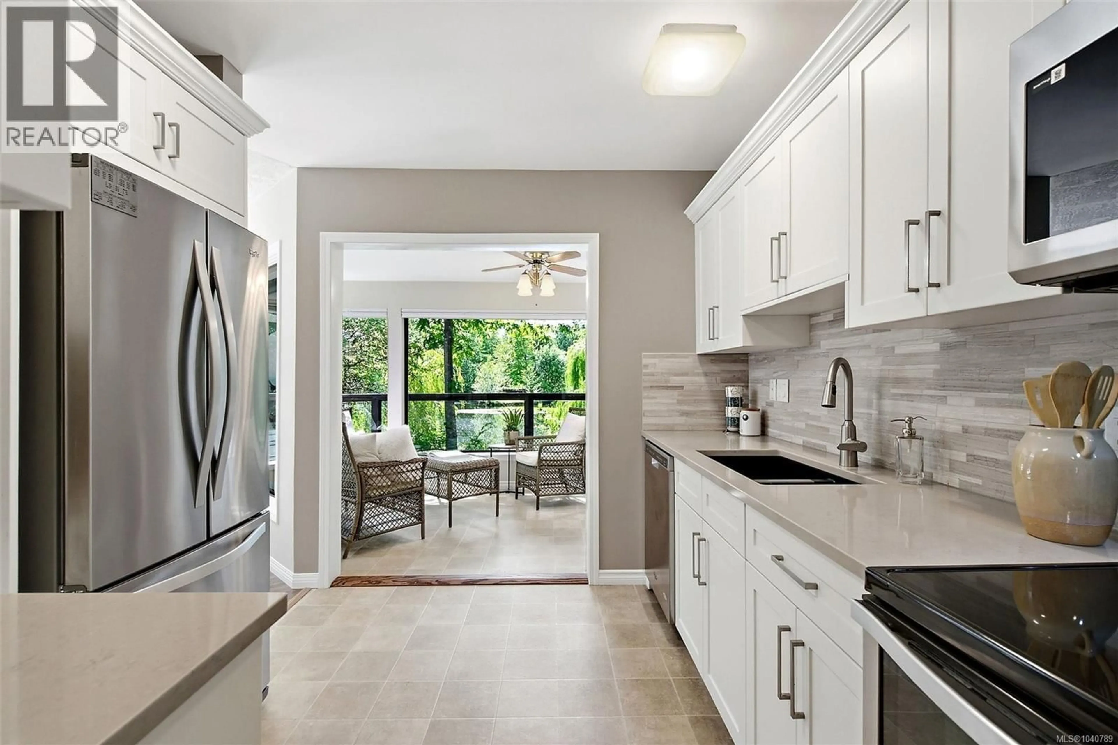 Open concept kitchen, ceramic/tile floor for 39 - 1255 WAIN ROAD, North Saanich British Columbia V8L4R4