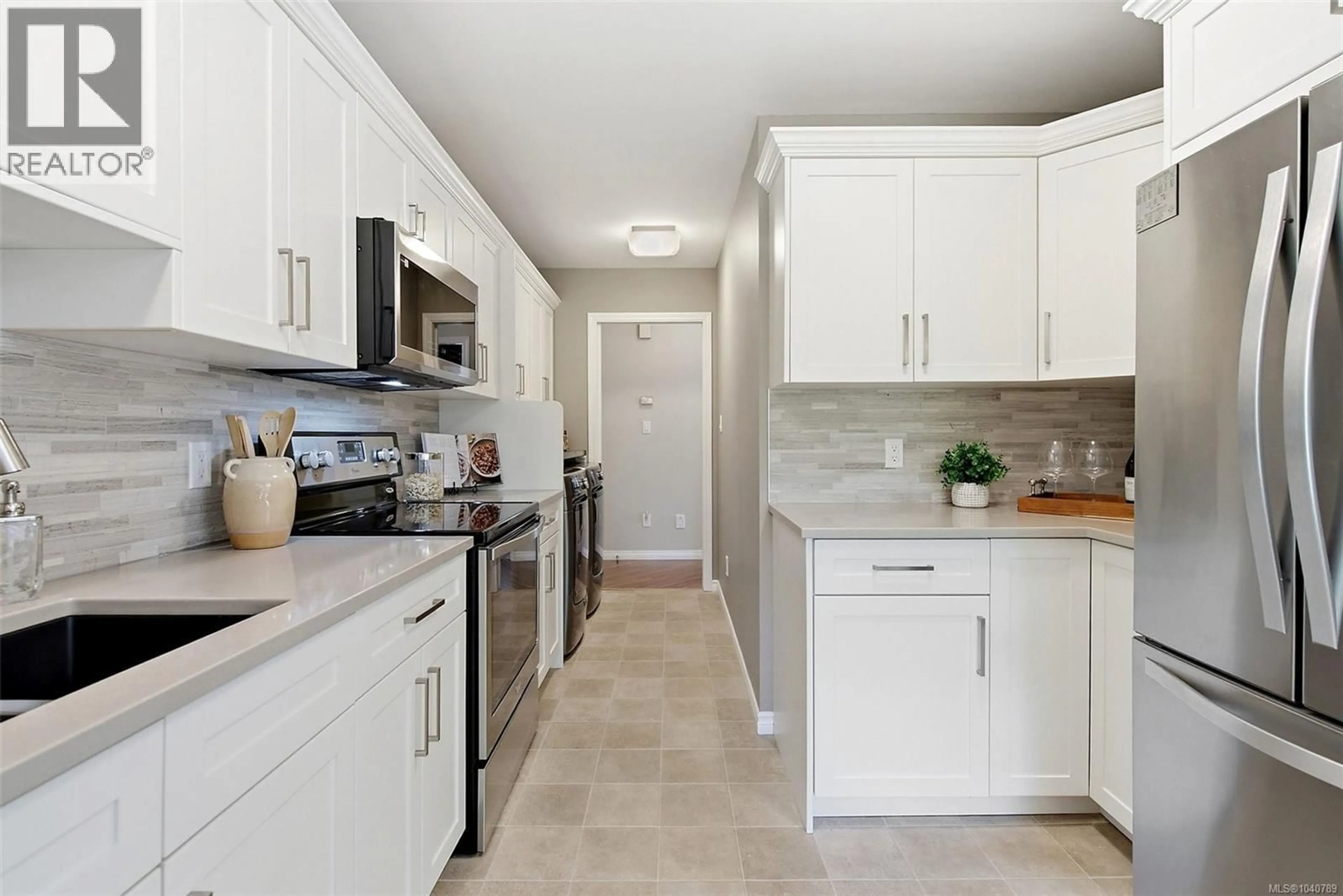 Standard kitchen, ceramic/tile floor for 39 - 1255 WAIN ROAD, North Saanich British Columbia V8L4R4