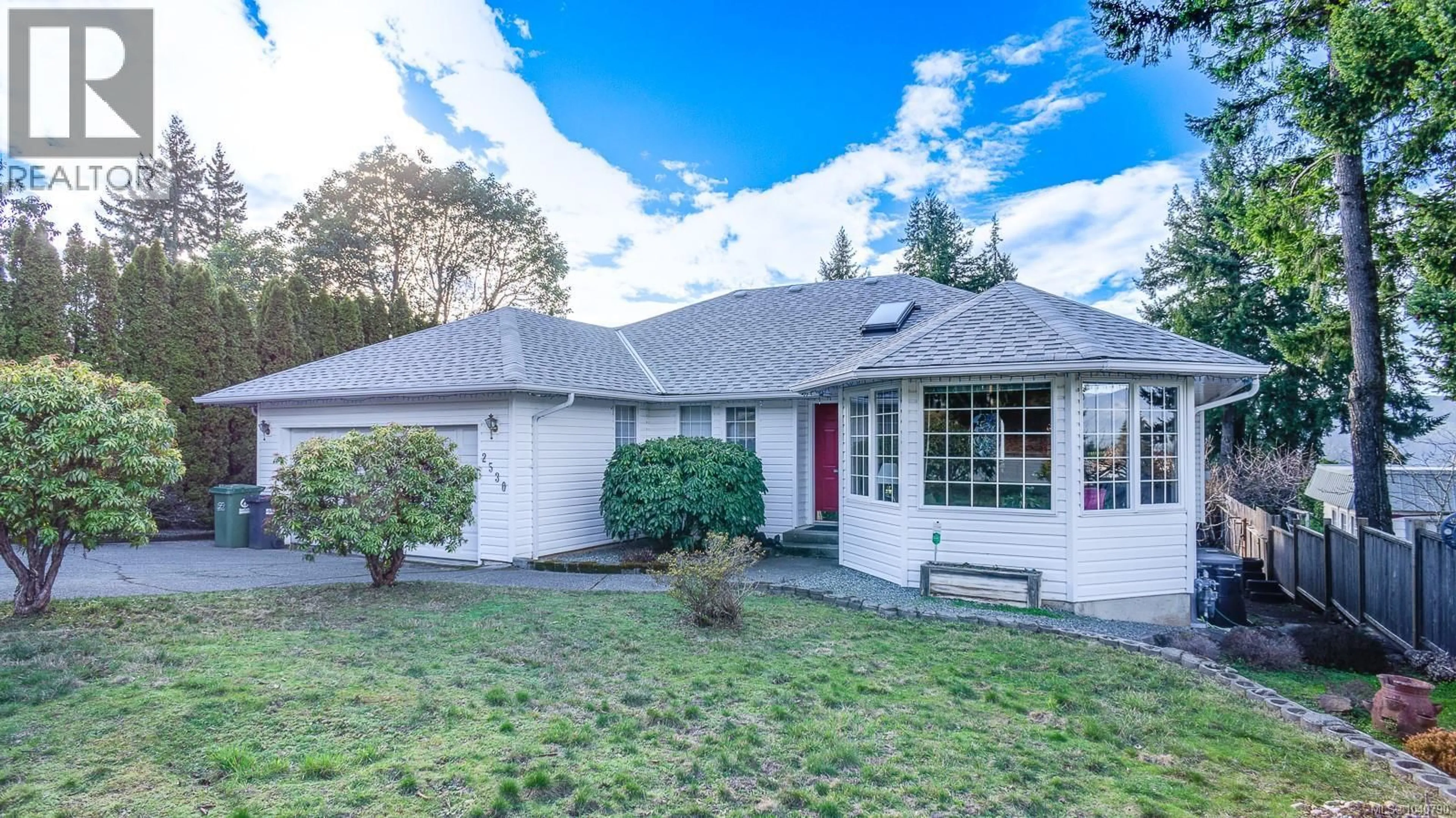Home with vinyl exterior material, street for 2530 ANDERSON AVENUE, Port Alberni British Columbia V9Y2W2
