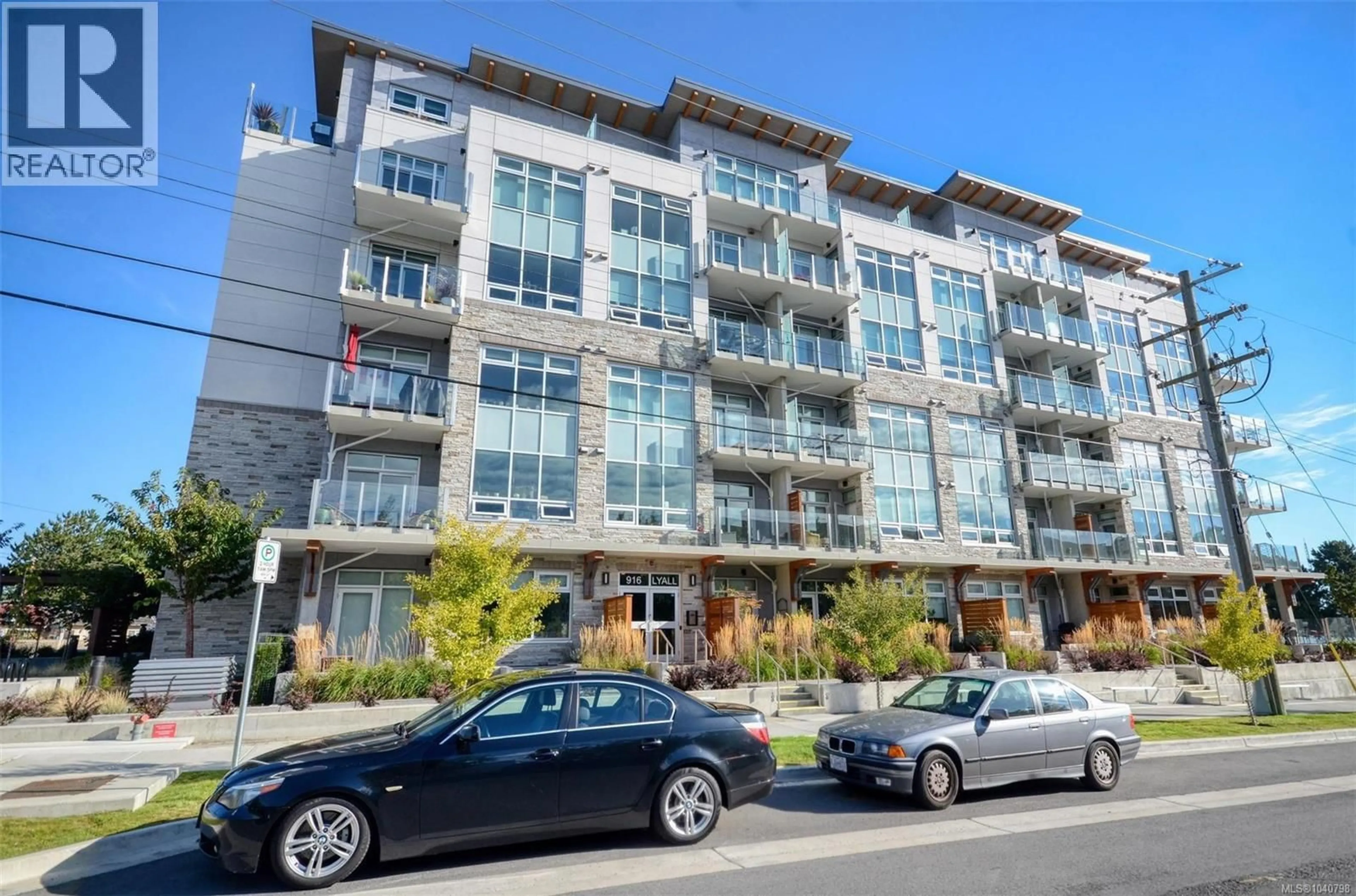 Unknown for 203 - 916 LYALL STREET, Esquimalt British Columbia V9A5E6