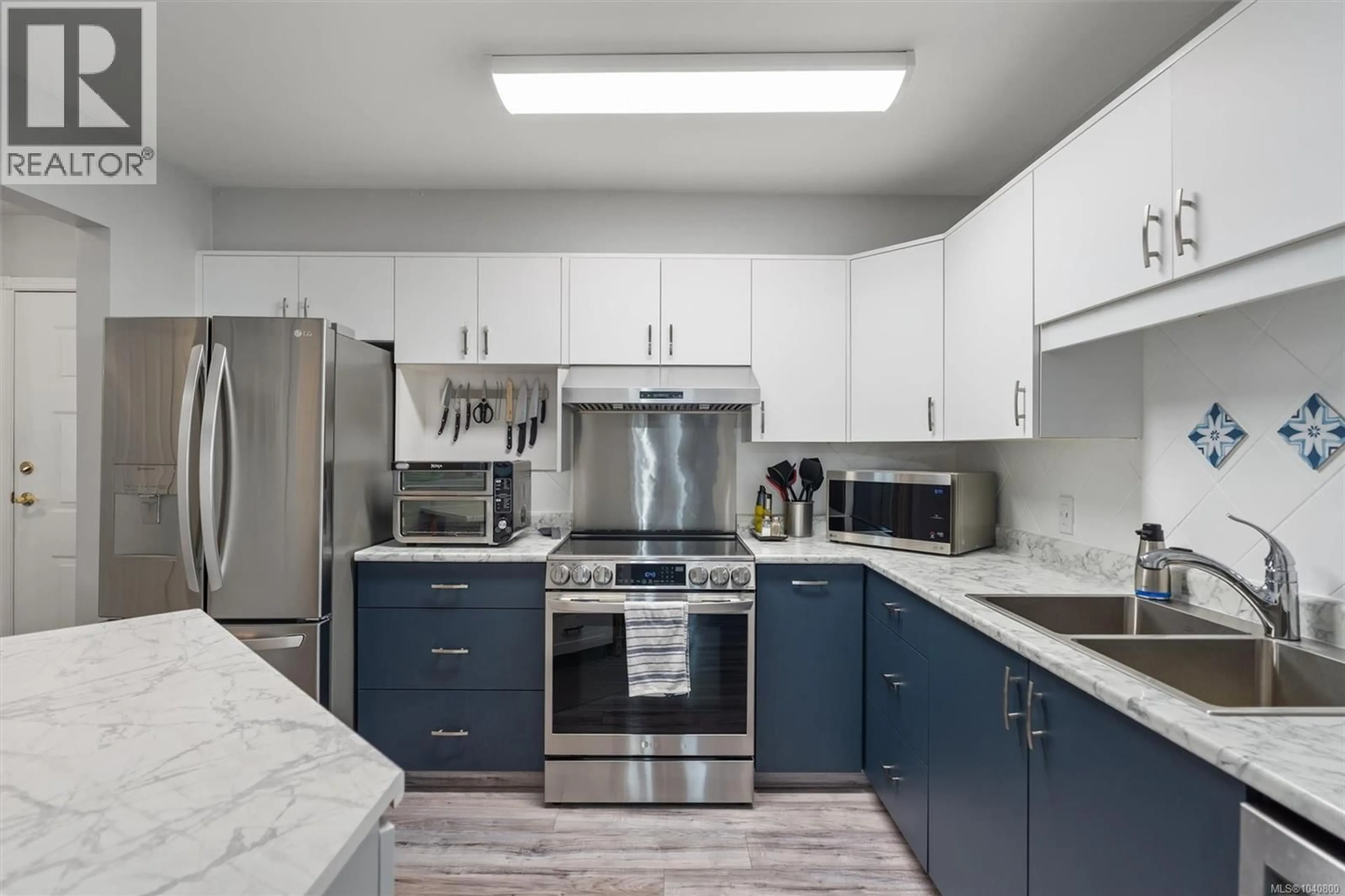 Open concept kitchen, unknown for 102 - 3931 SHELBOURNE STREET, Saanich British Columbia V8P4H9