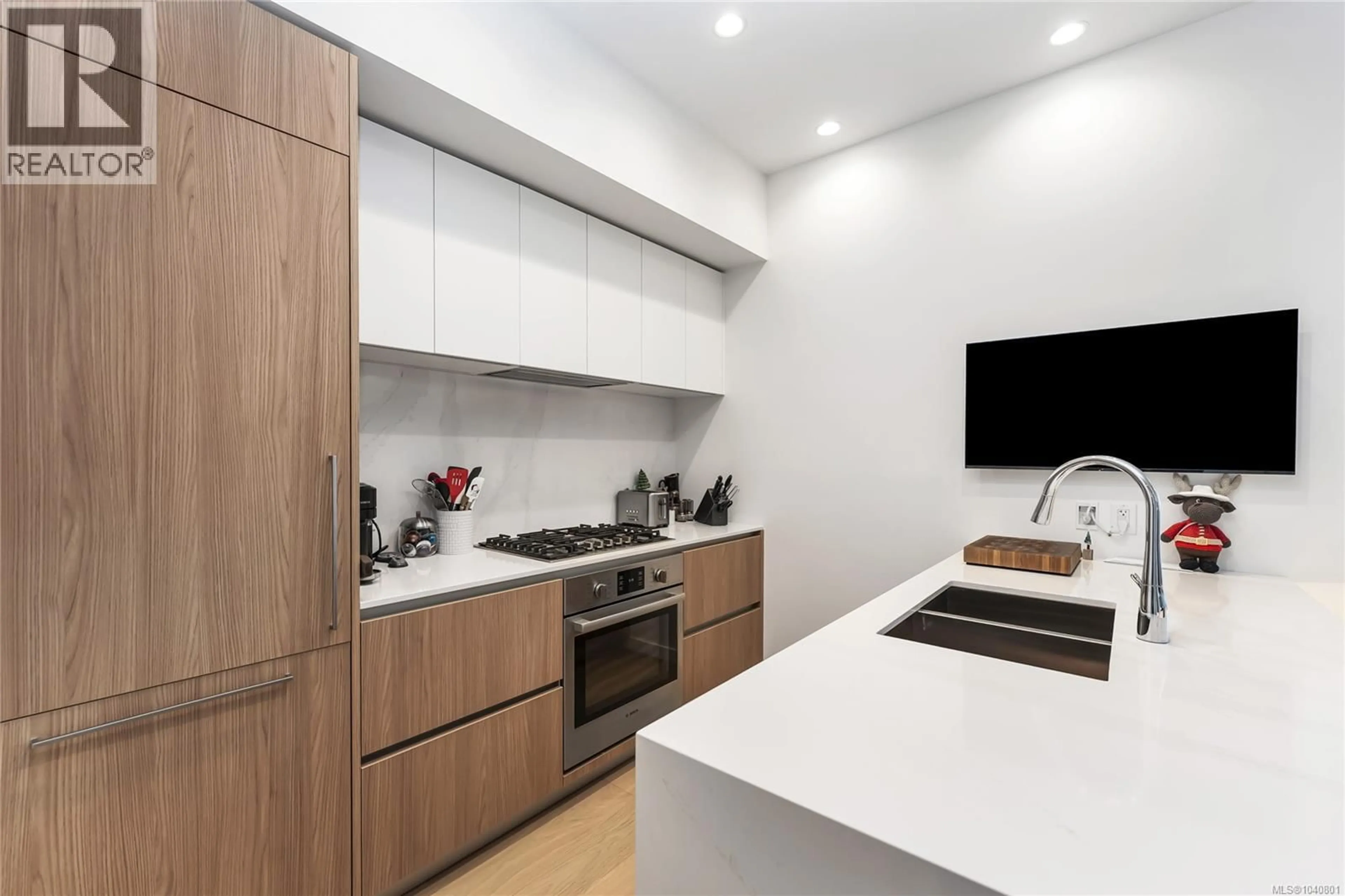 Contemporary kitchen, unknown for 1506 - 2000 HANNINGTON ROAD, Langford British Columbia V9B7C1