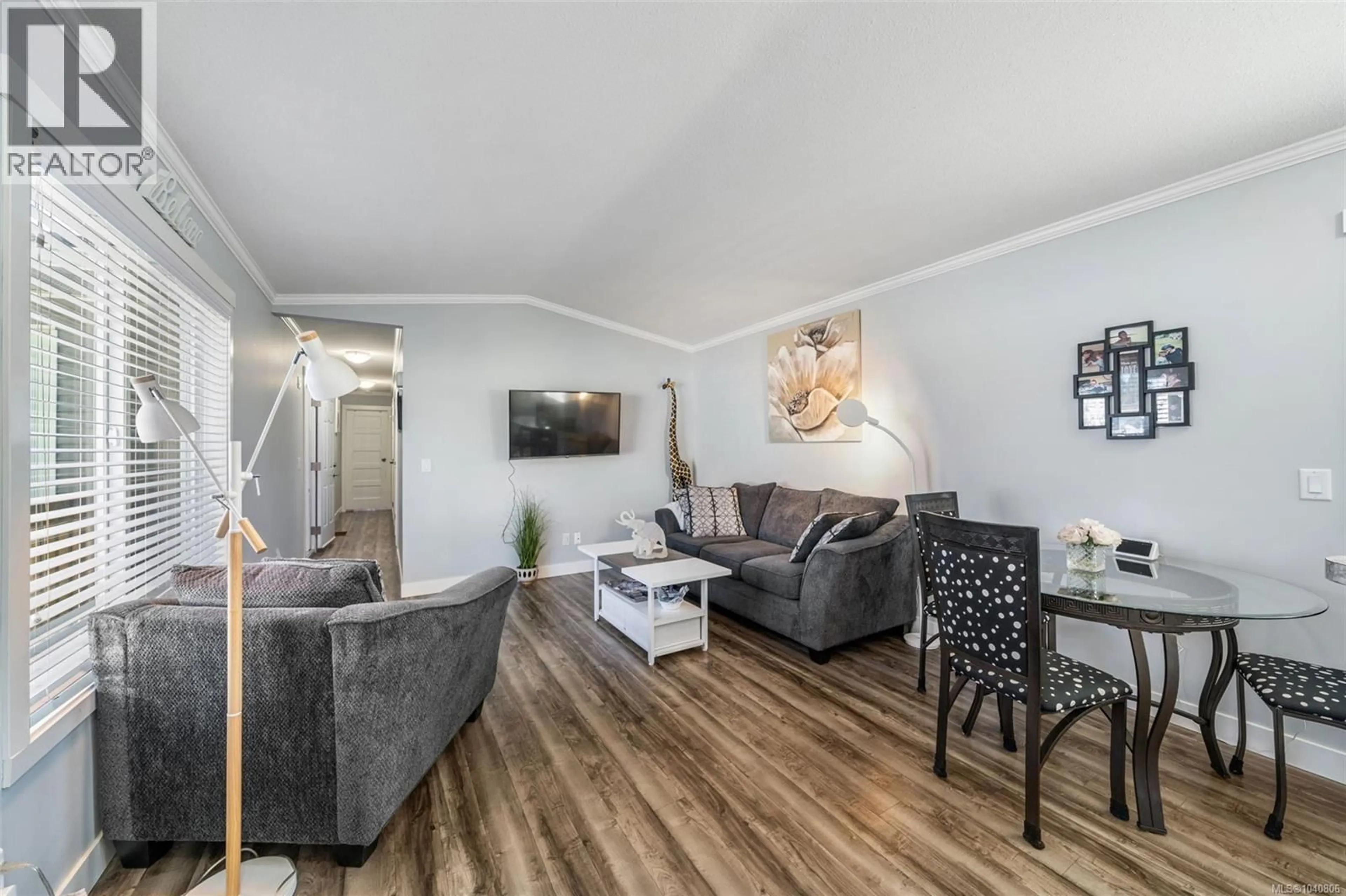 Living room with furniture, wood/laminate floor for 36 - 3497 GIBBINS ROAD, Duncan British Columbia V9L6C9