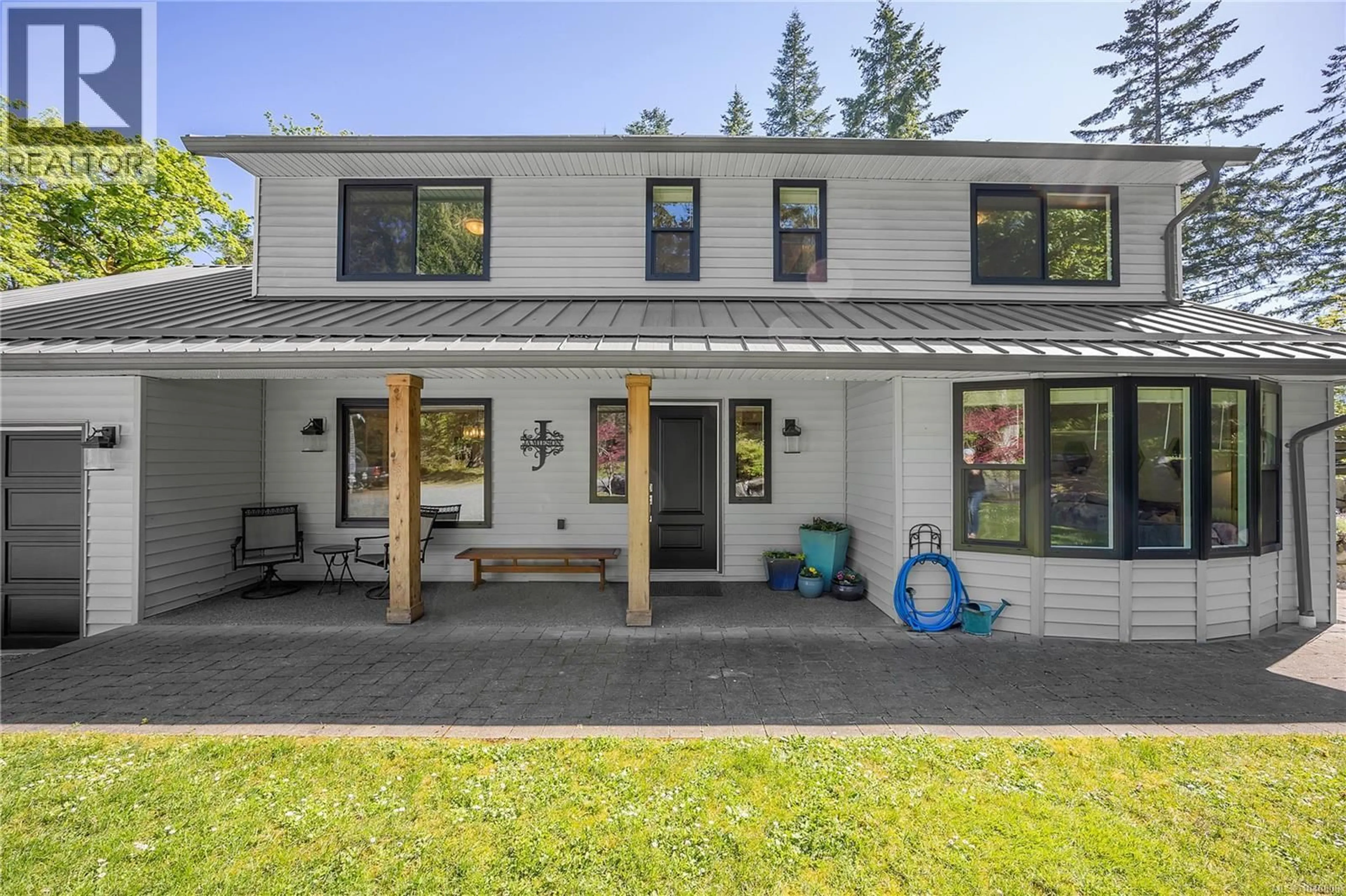 Home with vinyl exterior material, mountain view for 4299 ENTRANCE AVENUE, Ladysmith British Columbia V9G1M8