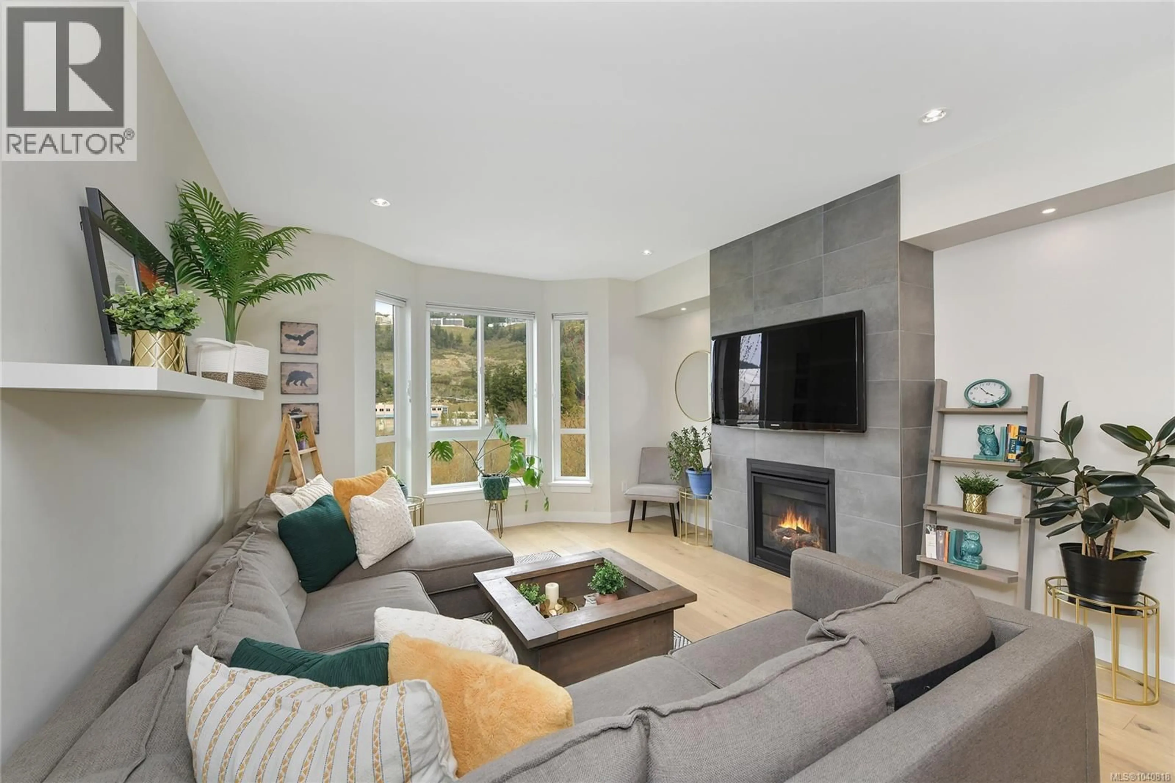 Living room with furniture, unknown for 2826 TURNSTYLE CRESCENT, Langford British Columbia V9B0T8