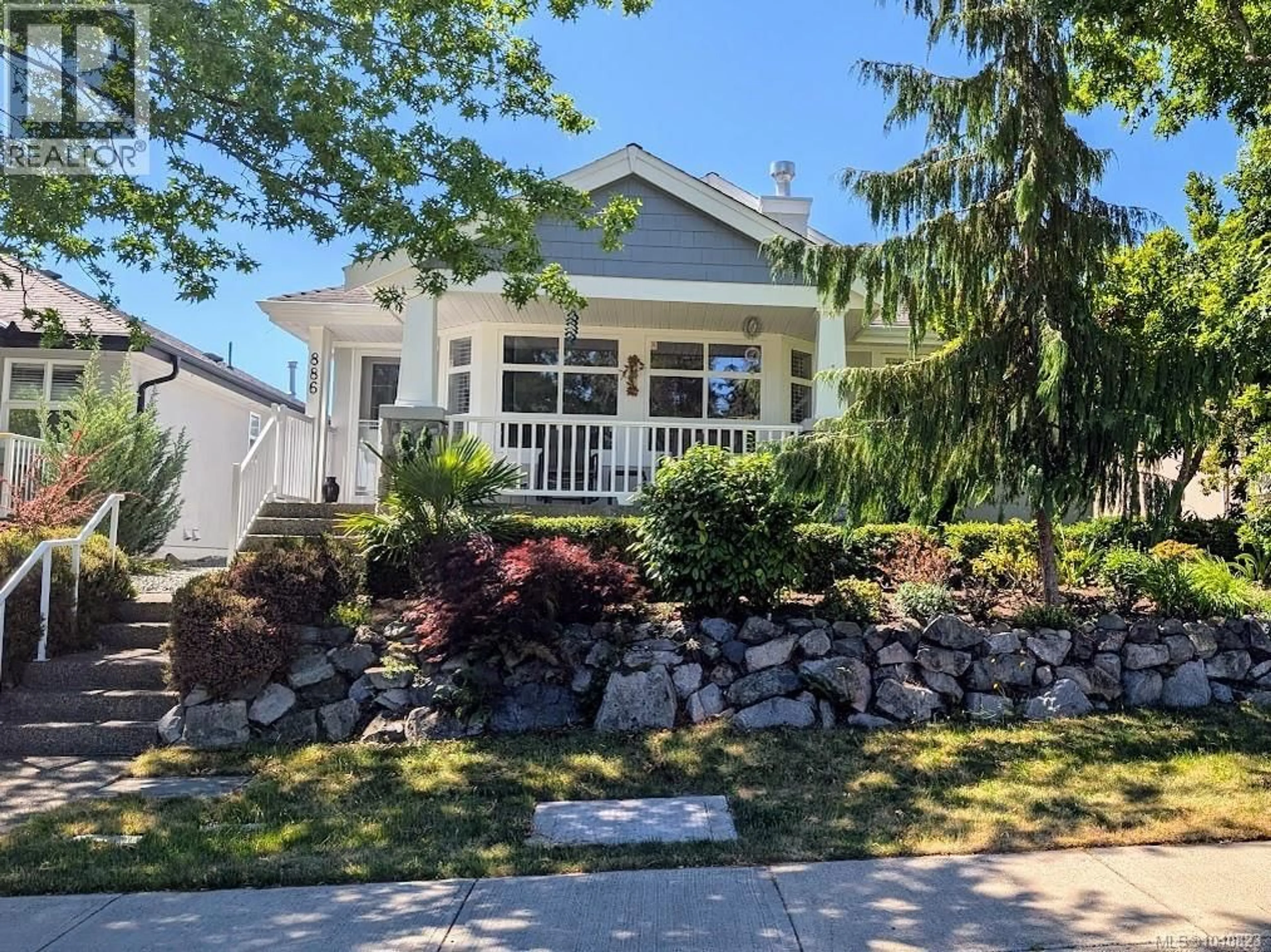 Home with vinyl exterior material, street for 886 STANHOPE ROAD, Parksville British Columbia V9P2T7