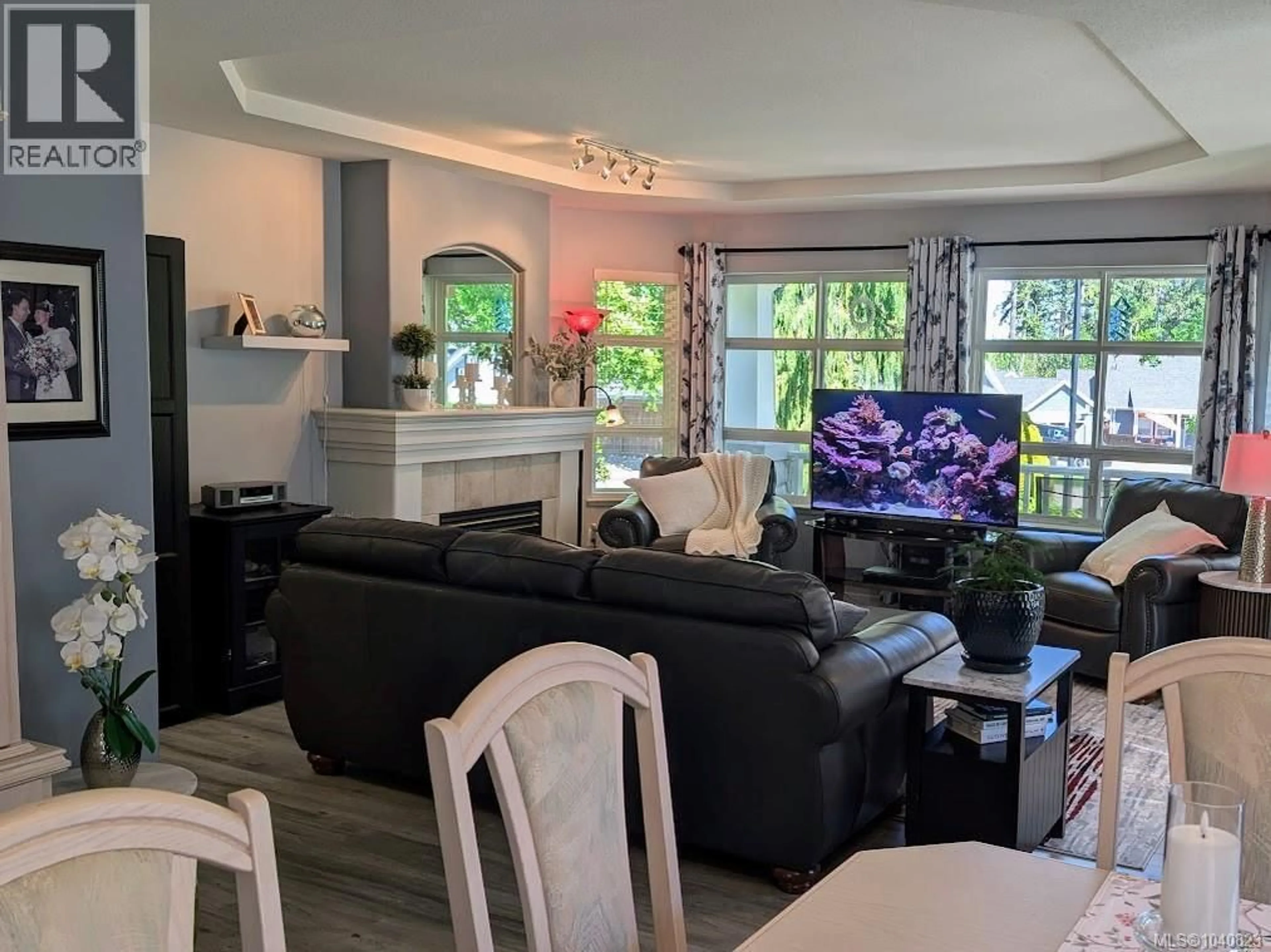 Living room with furniture, unknown for 886 STANHOPE ROAD, Parksville British Columbia V9P2T7