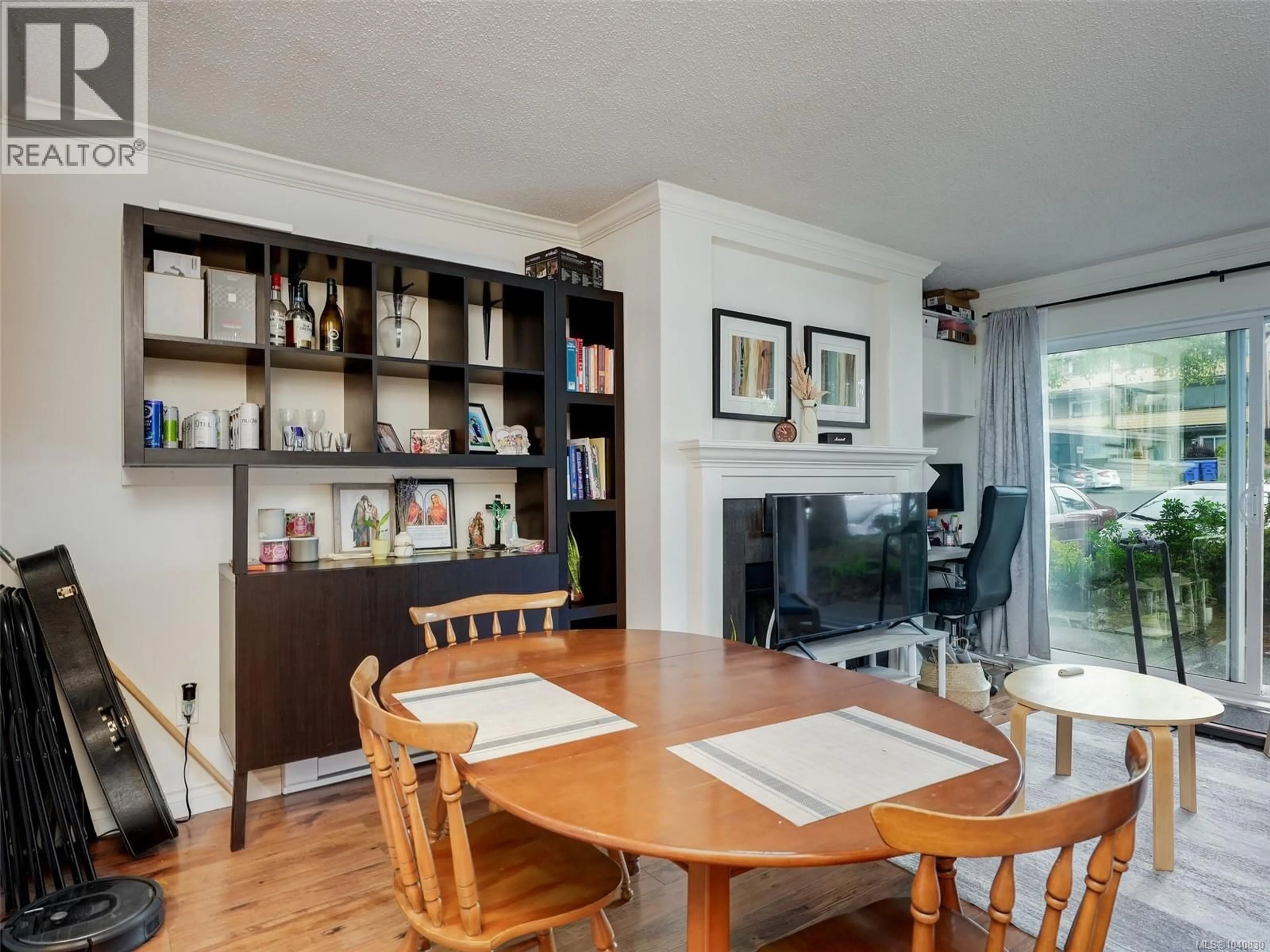 Dining room, wood/laminate floor for 111 - 3215 ALDER STREET, Saanich British Columbia V8X1P3
