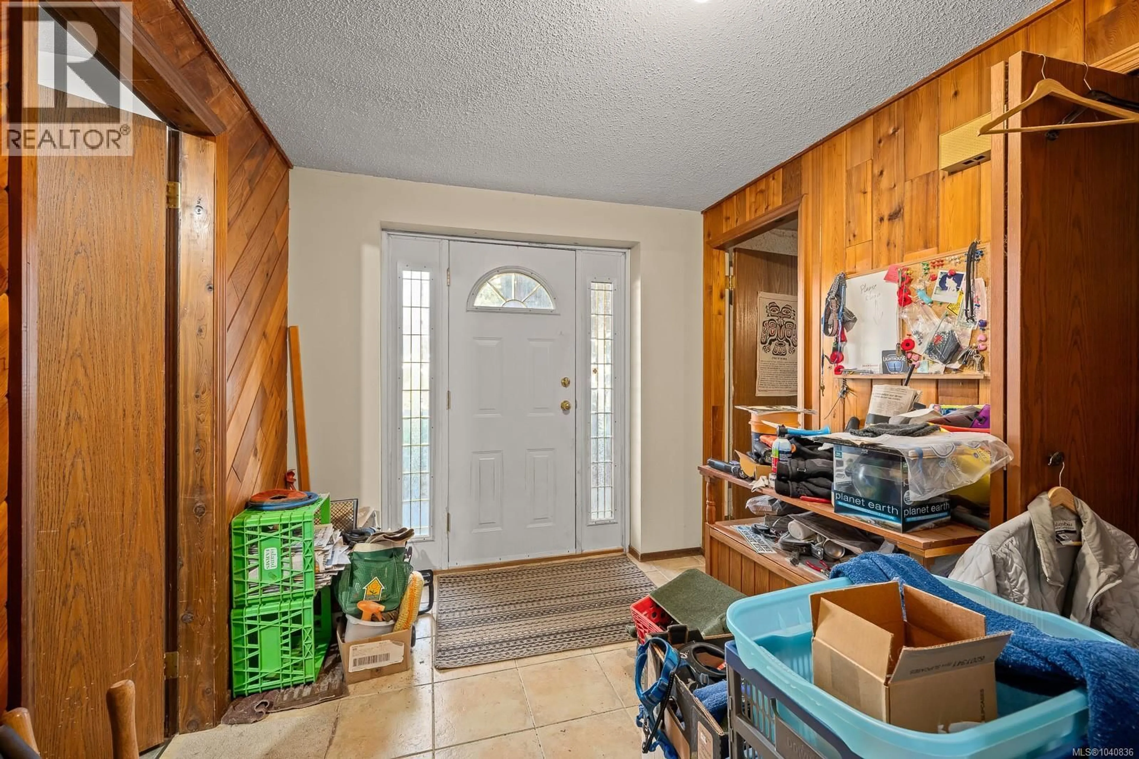 Indoor entryway for 2695 PAULA PLACE, Courtenay British Columbia V9N6H9
