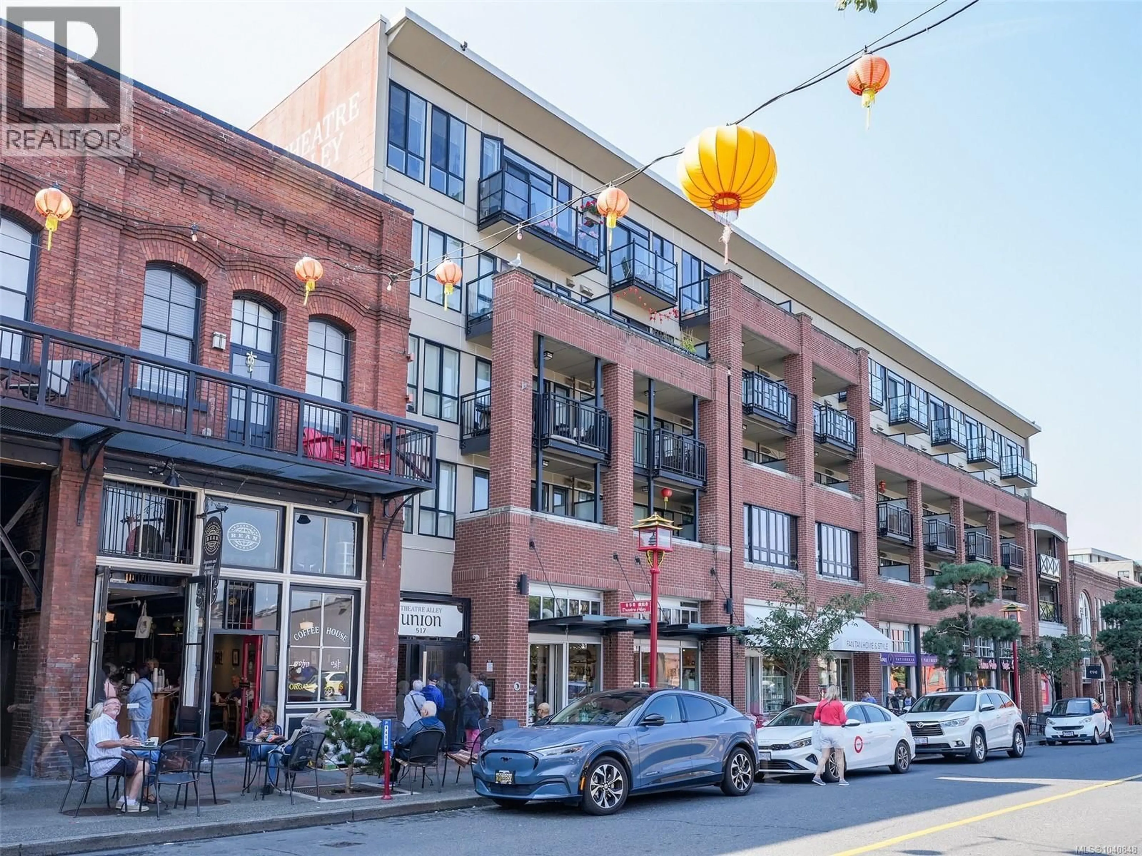 Patio, street for 215 - 517 FISGARD STREET, Victoria British Columbia V8W0C5