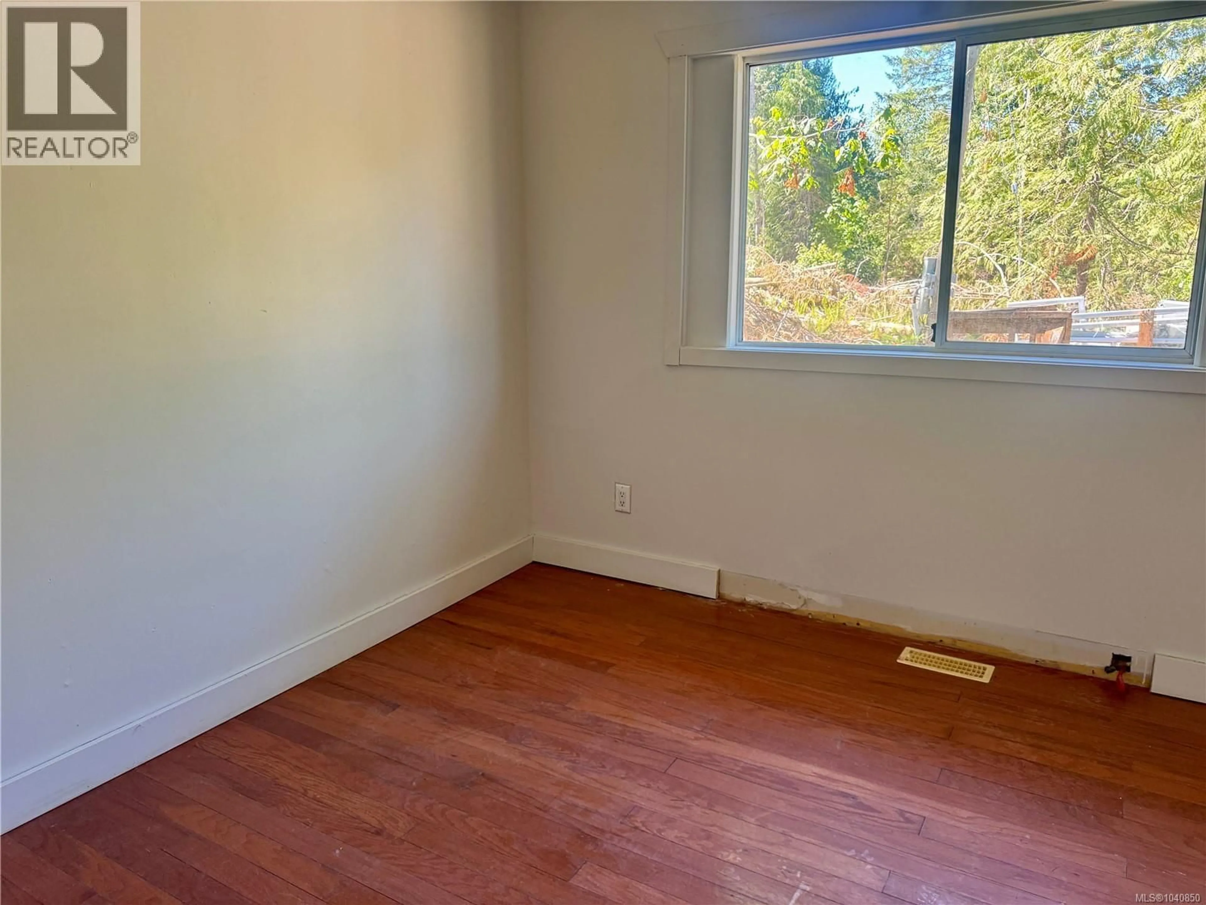 A pic of a room for 7390 COUGAR SMITH ROAD, Fanny Bay British Columbia V0R1W0