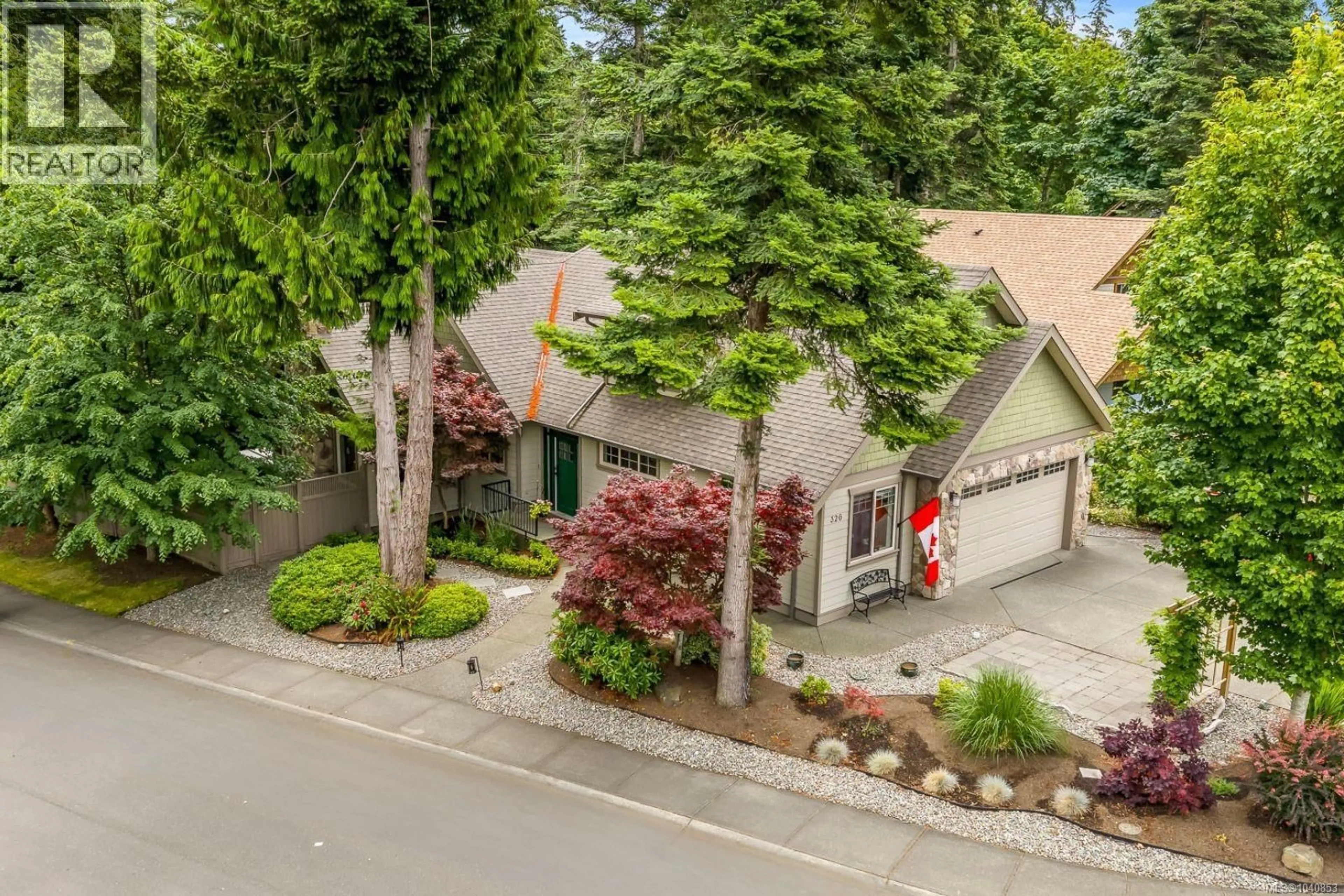 A pic from outside/outdoor area/front of a property/back of a property/a pic from drone, street for 326 FORESTER AVENUE, Comox British Columbia V9M0B1