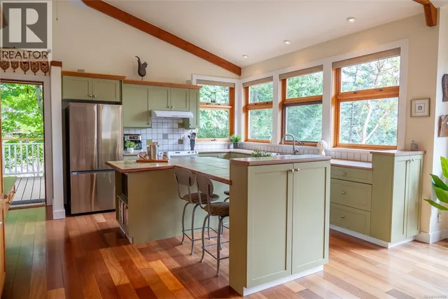 6608 RAZOR POINT ROAD, Pender Island 5