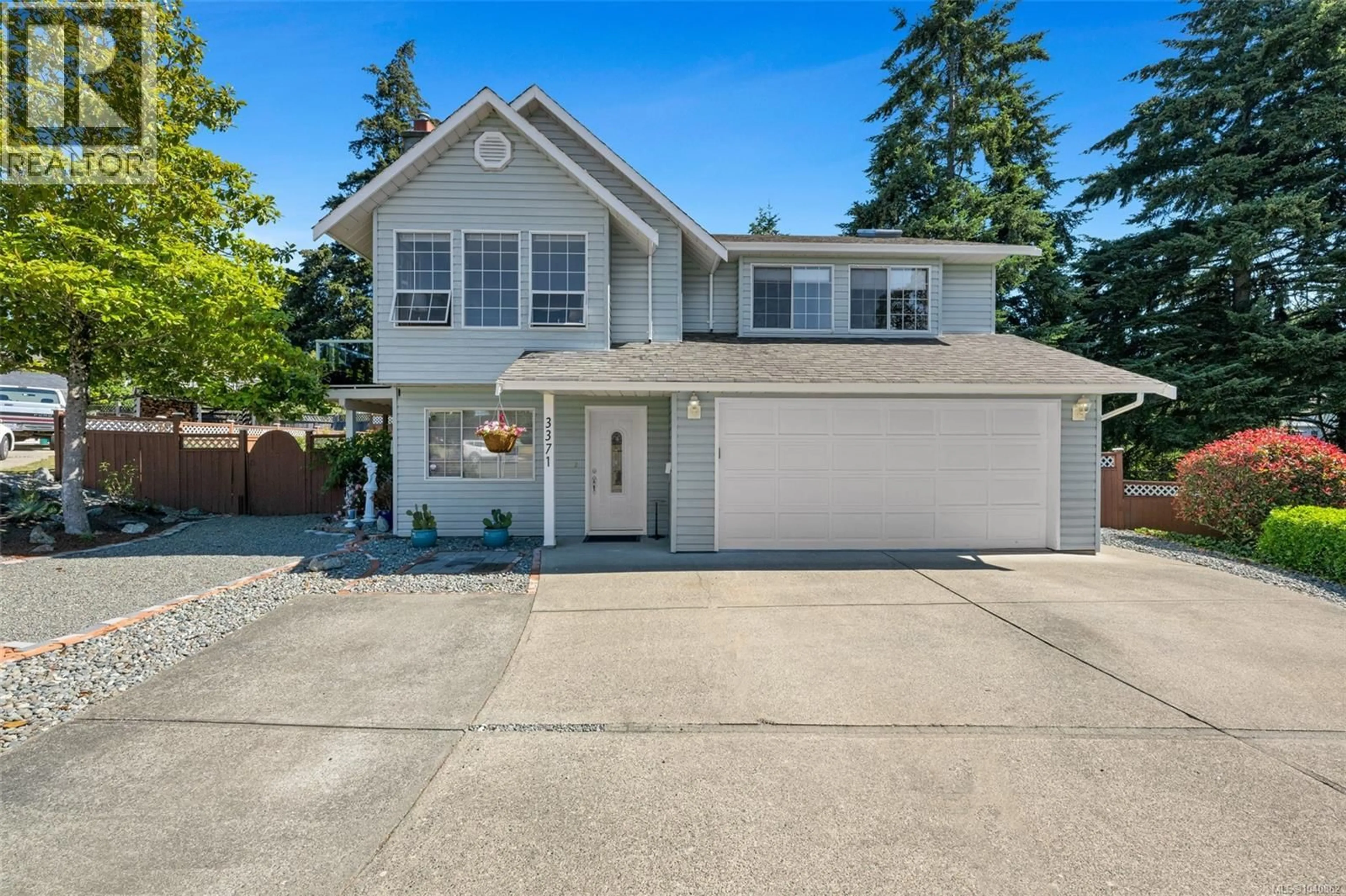 Home with vinyl exterior material, street for 3371 BILLHIRST PLACE, Colwood British Columbia V9C3S6