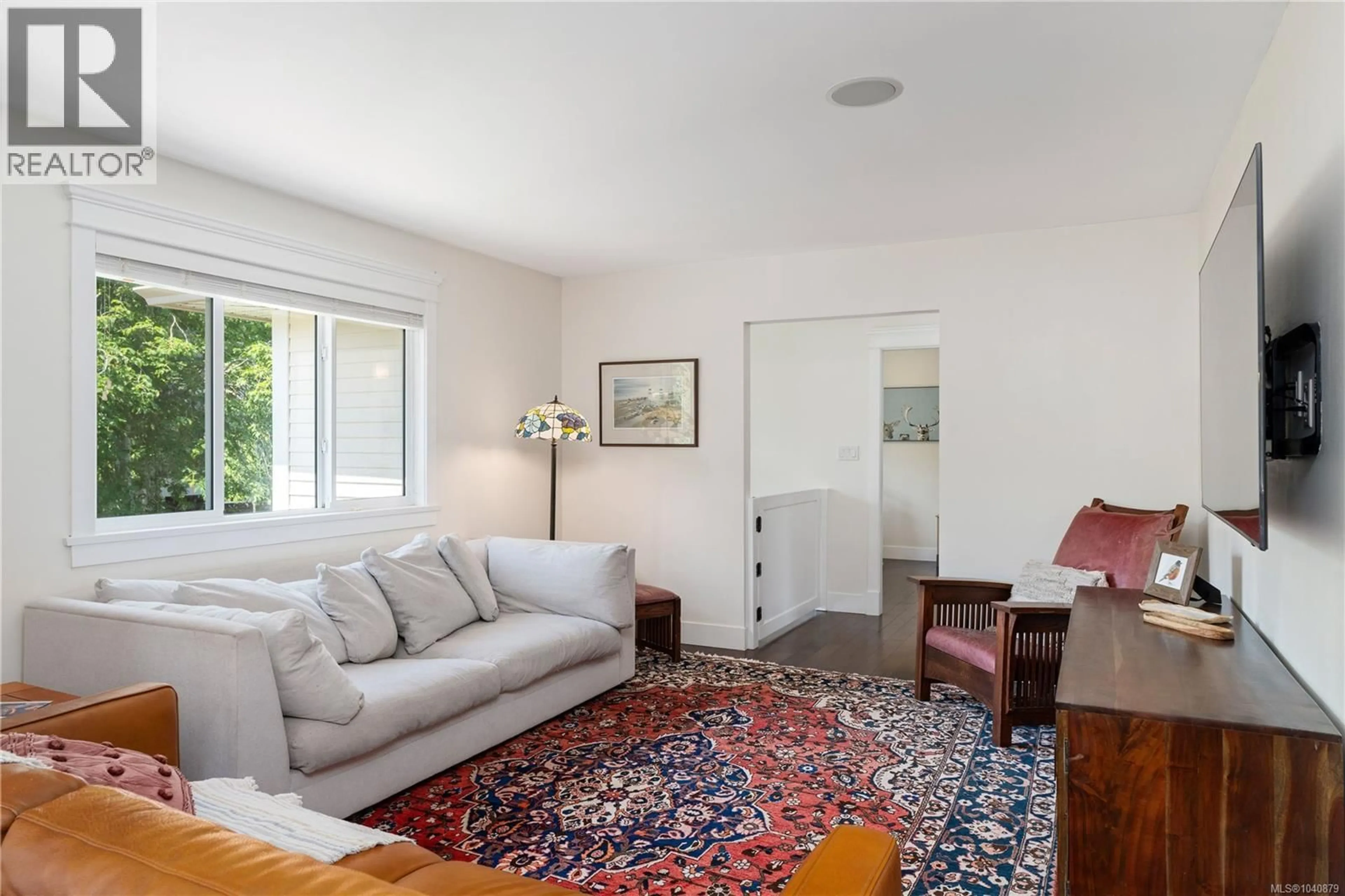 Living room with furniture, unknown for 1833 CHESTNUT STREET, Victoria British Columbia V8R4N6