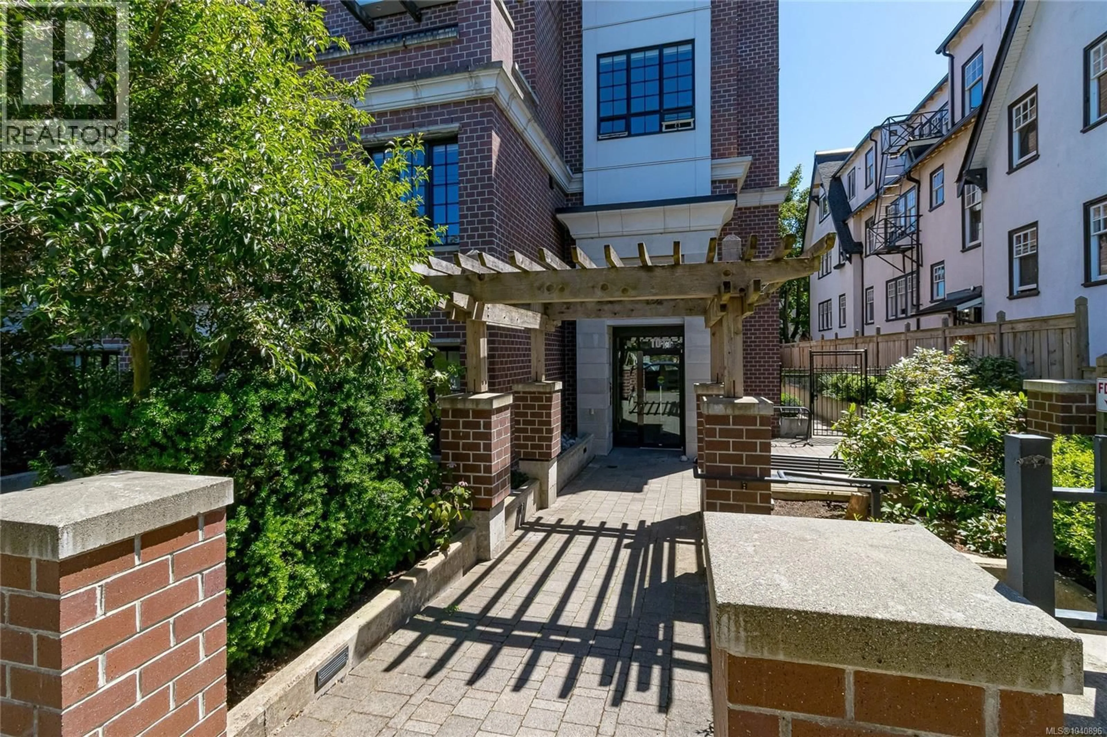 Unknown for 308 - 1011 BURDETT AVENUE, Victoria British Columbia V8V3G9