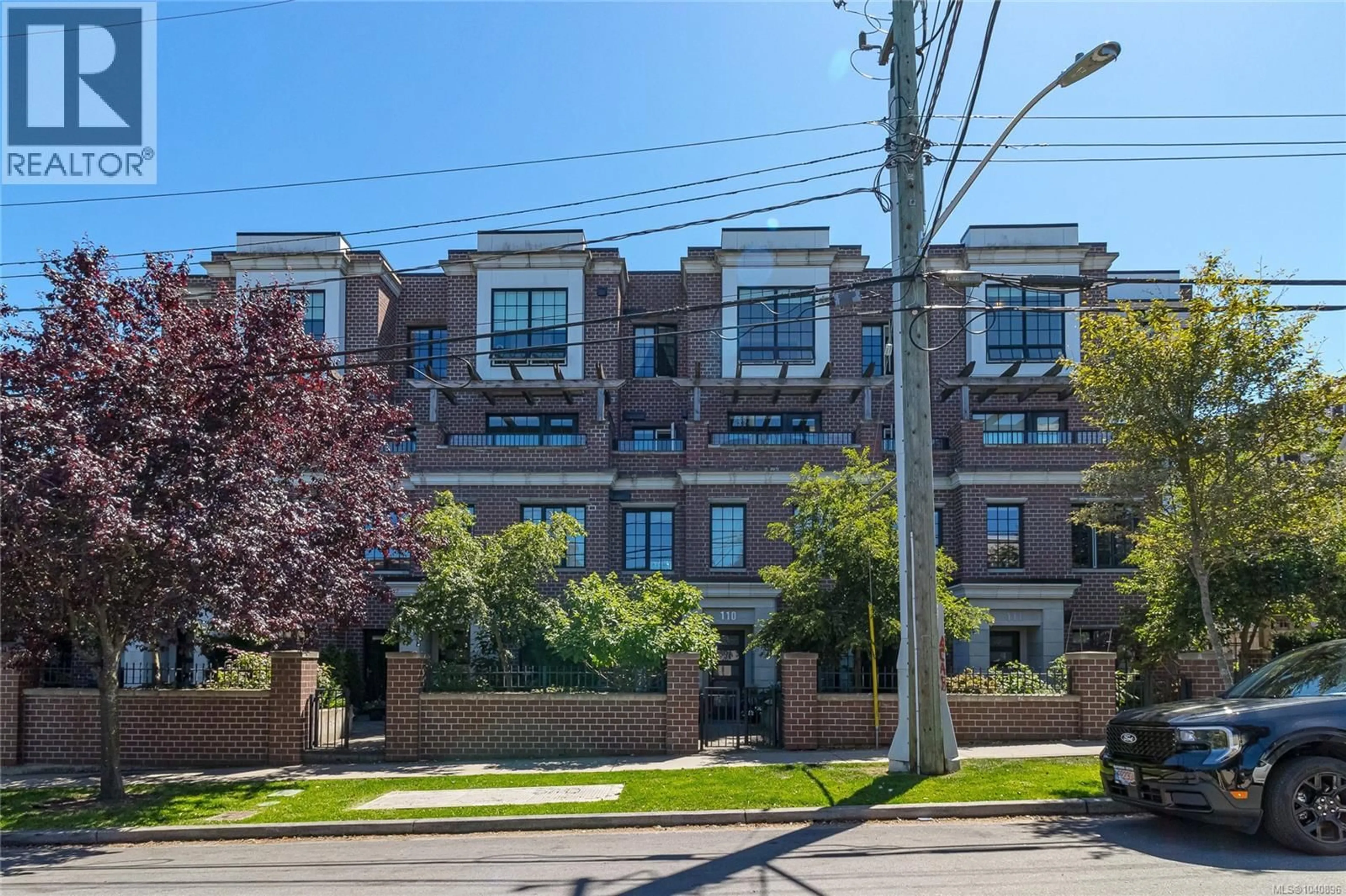Home with brick exterior material, street for 308 - 1011 BURDETT AVENUE, Victoria British Columbia V8V3G9