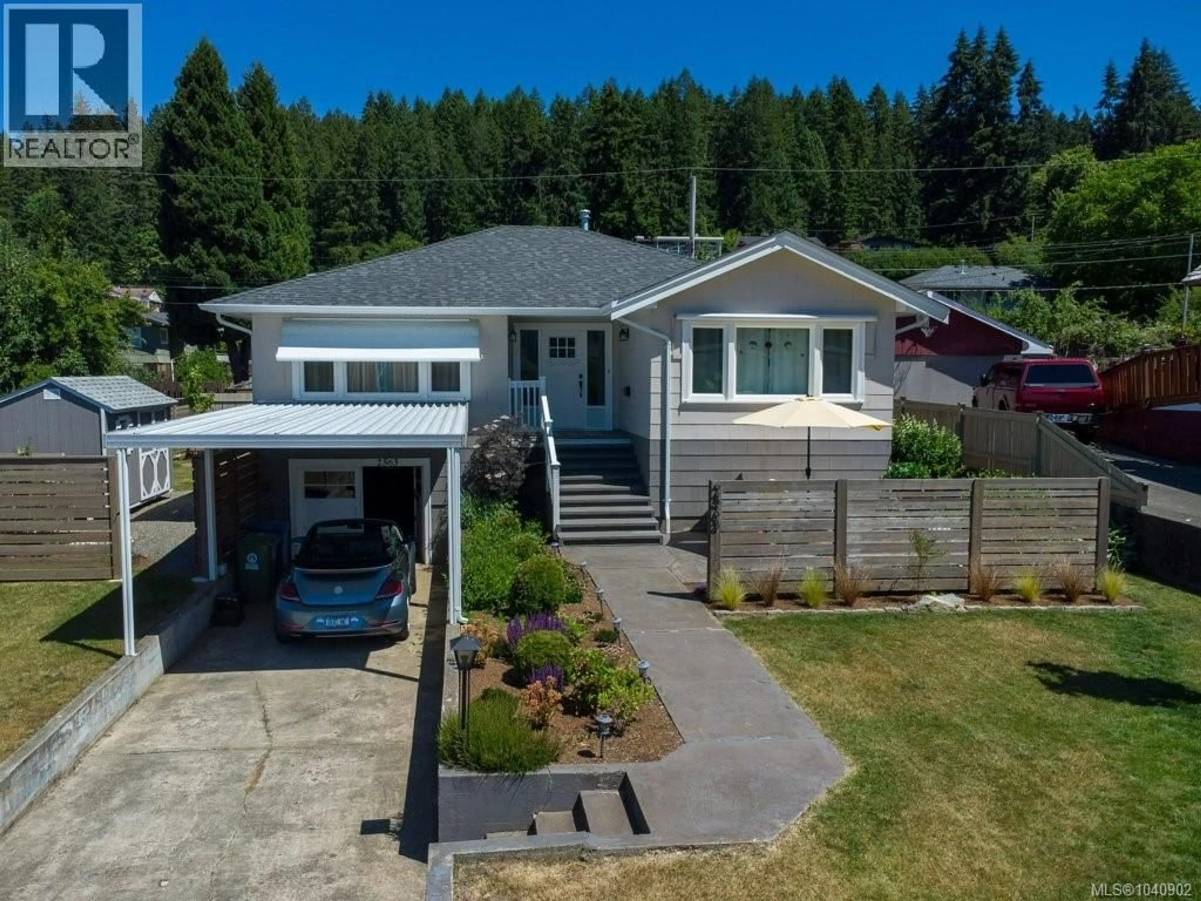 A pic from outside/outdoor area/front of a property/back of a property/a pic from drone, street for 2563 15TH AVENUE, Port Alberni British Columbia V9Y2Z4