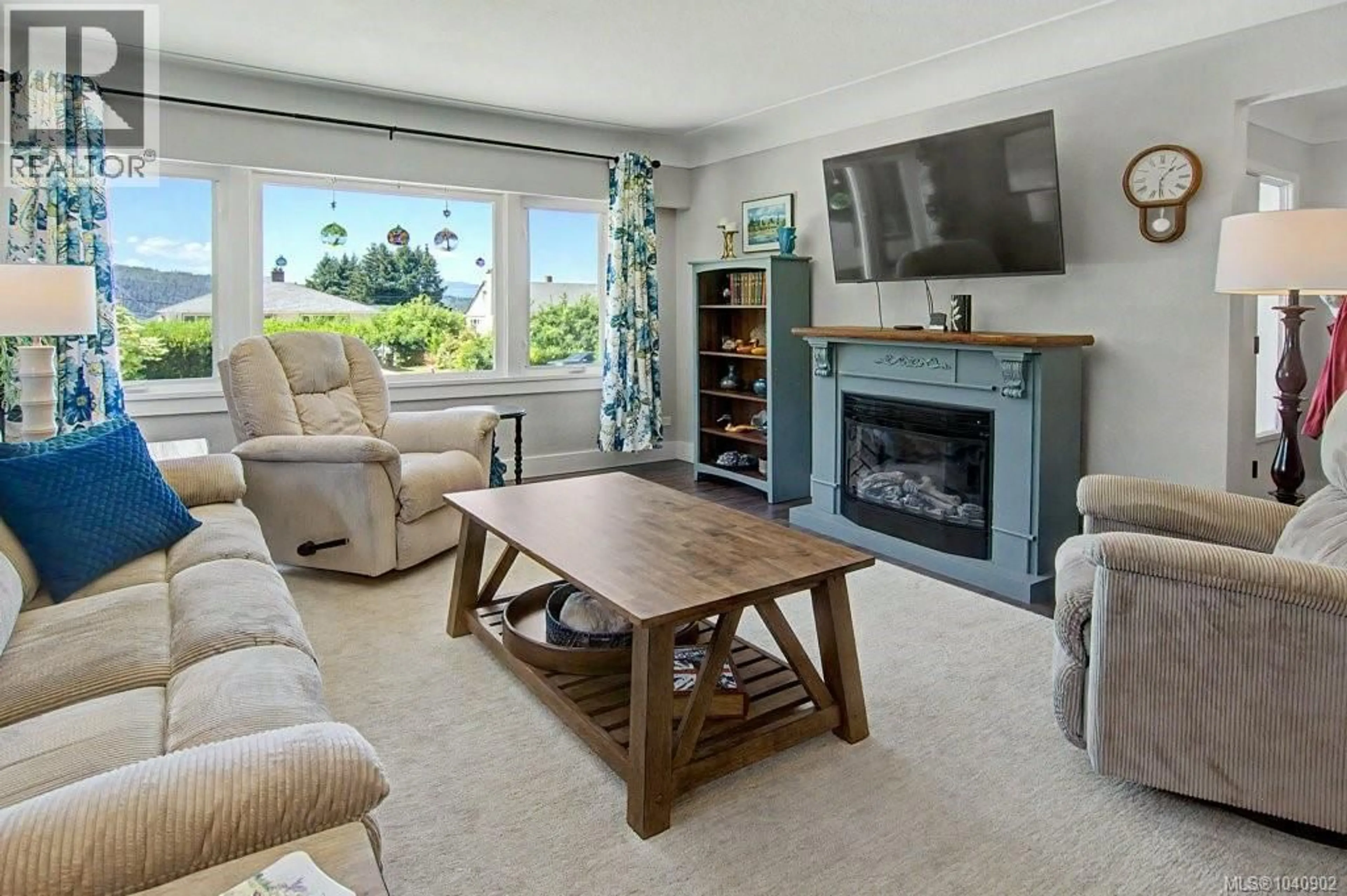Living room with furniture, unknown for 2563 15TH AVENUE, Port Alberni British Columbia V9Y2Z4